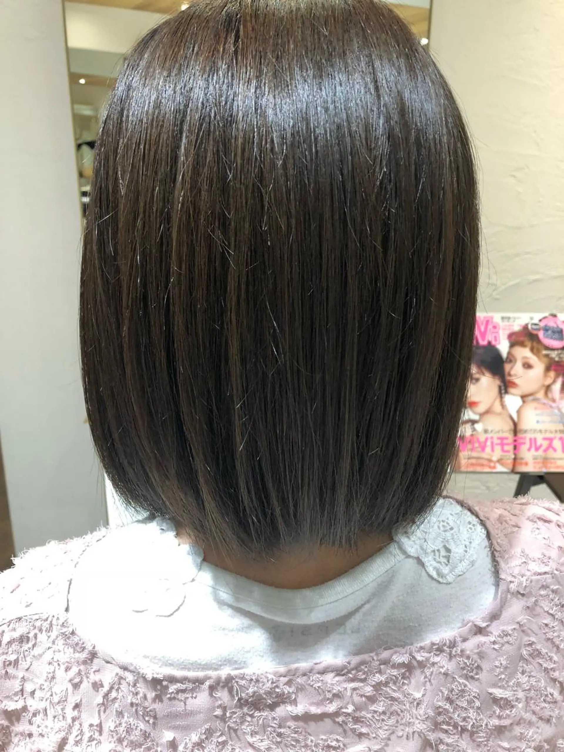 ミディアム カラー アッシュ ベージュカラー 青野 有雅のヘアスタイル
