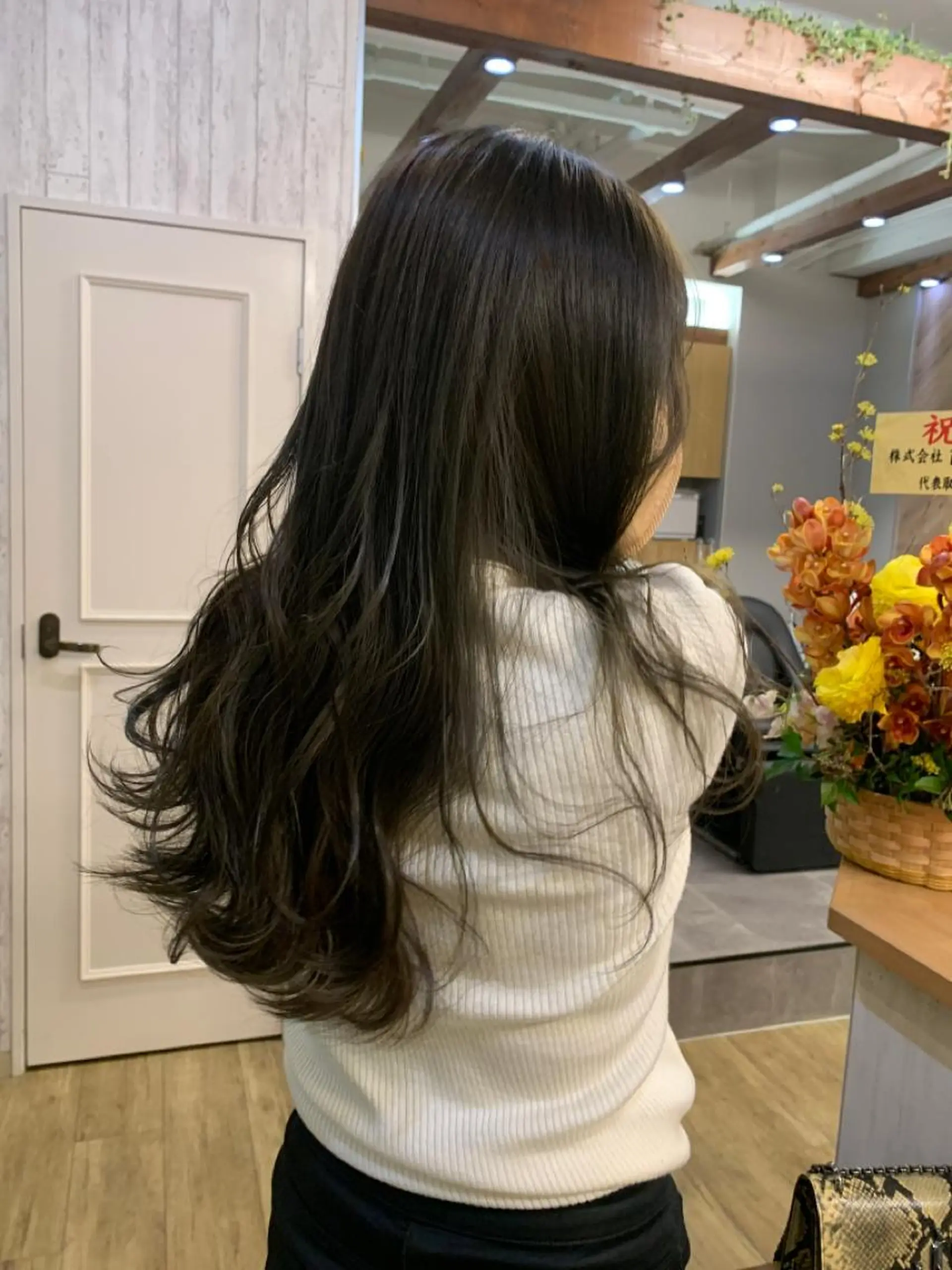 ロング カラー ブラウンカラー ヘアカラー トリートメント regalo Acari🍎のヘアスタイル