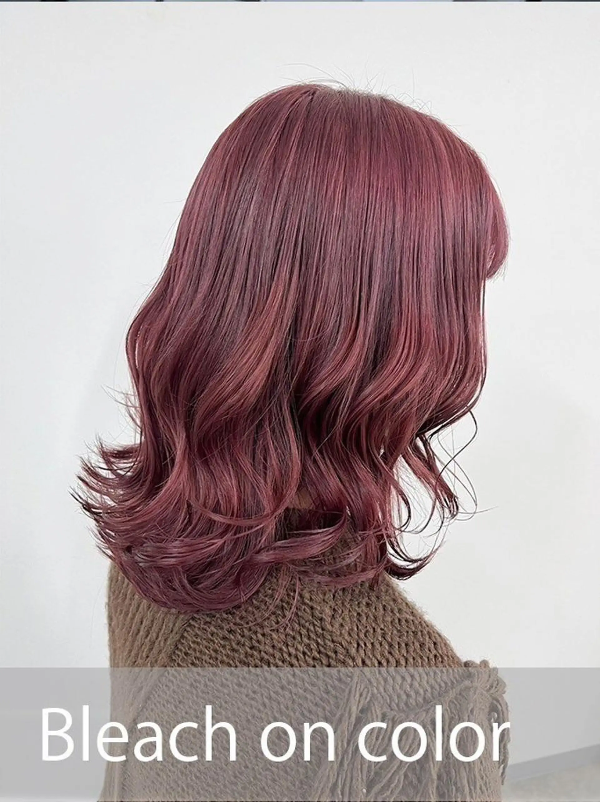 セミロング カラー PEQSS HAIRのヘアスタイル