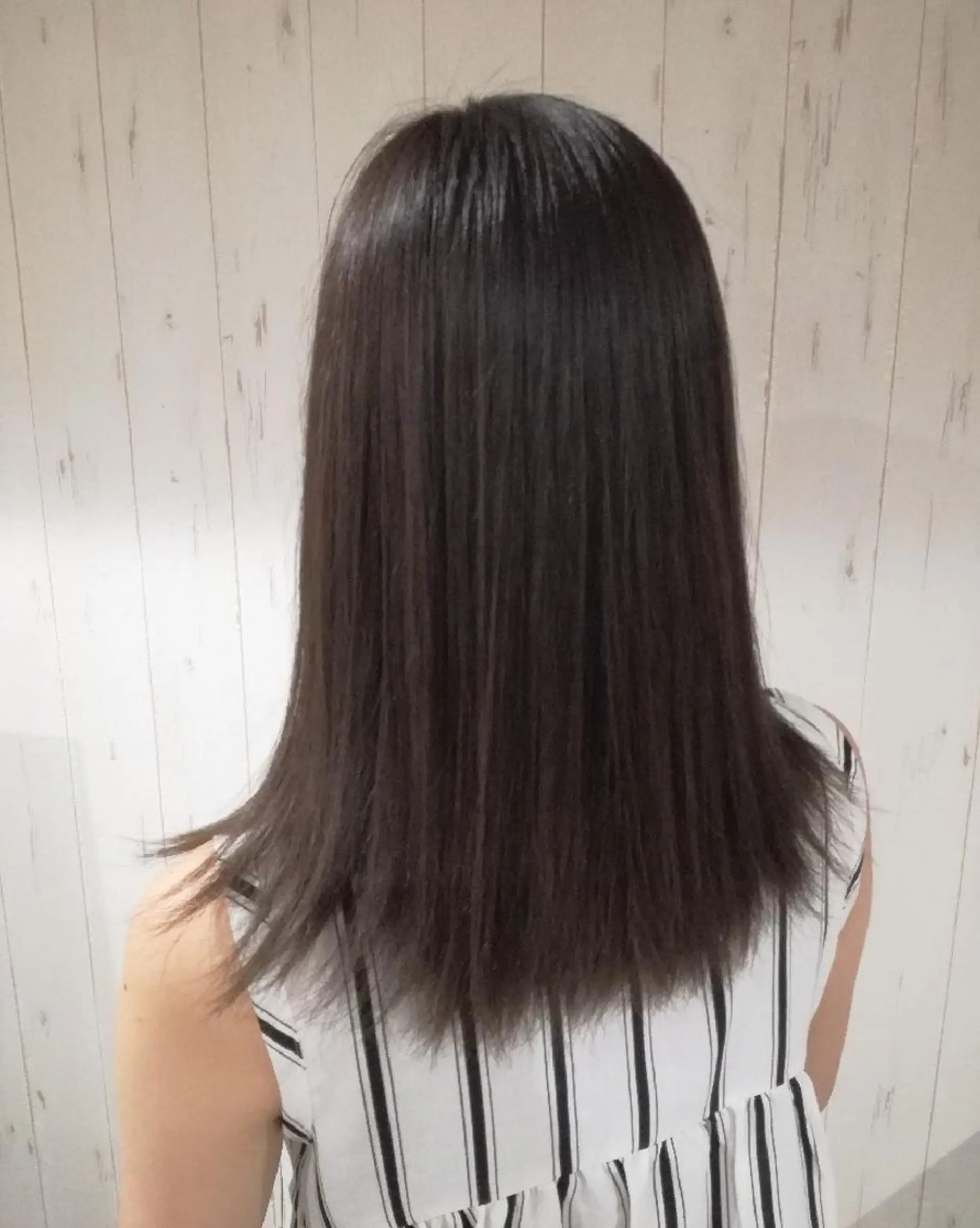 ミディアム カラー ダークグレー ダークグレージュ グレージュ ボブ 西川 敏夫のヘアスタイル