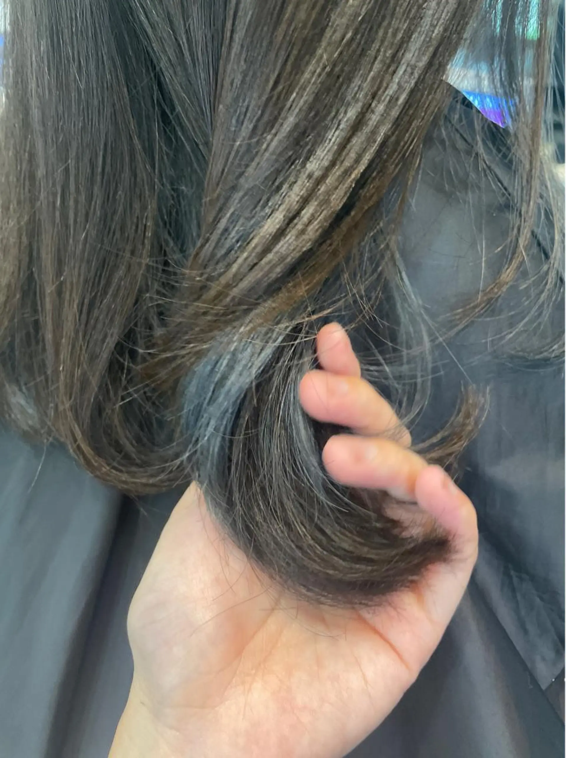 セミロング カラー ブルーカラー ブリーチなし透明感 タケザワミキのヘアスタイル