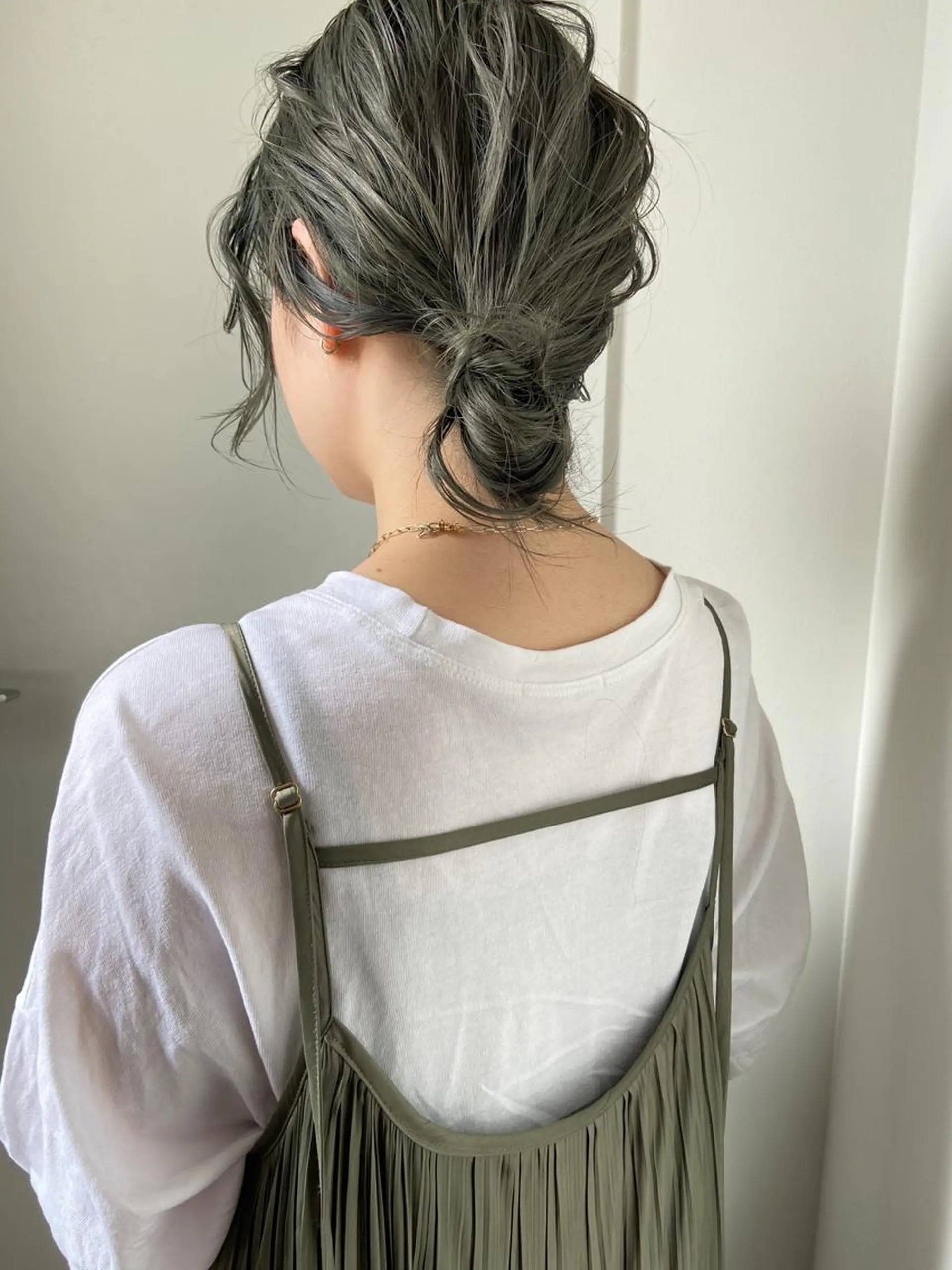 ミディアム カラー ヘアカラー トリートメント 岡本康平/ボブ /ブリーチ/レイヤーのヘアスタイル