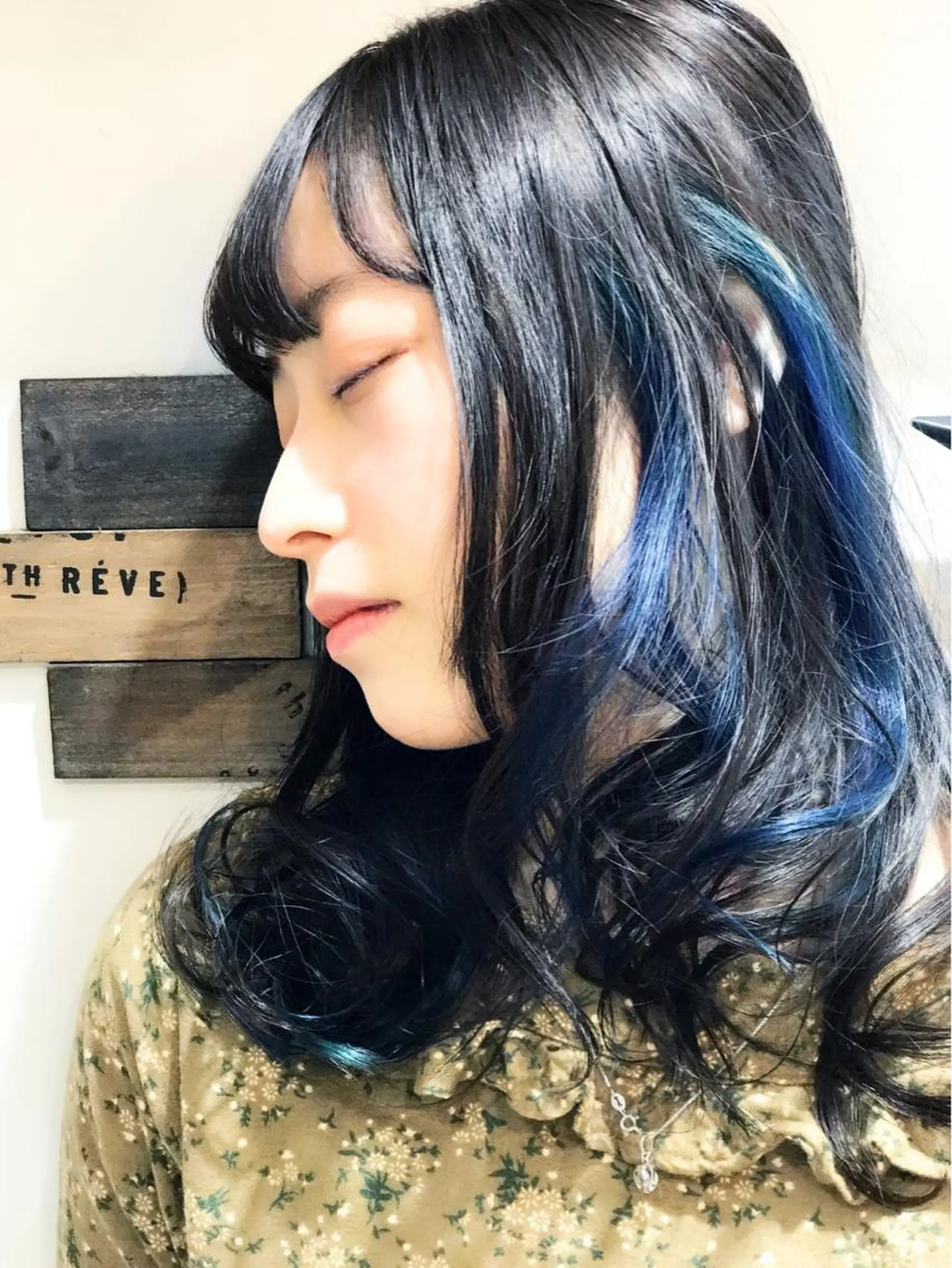 ミディアム カラー アッシュ ブルーカラー 代表　しみず としやのヘアスタイル