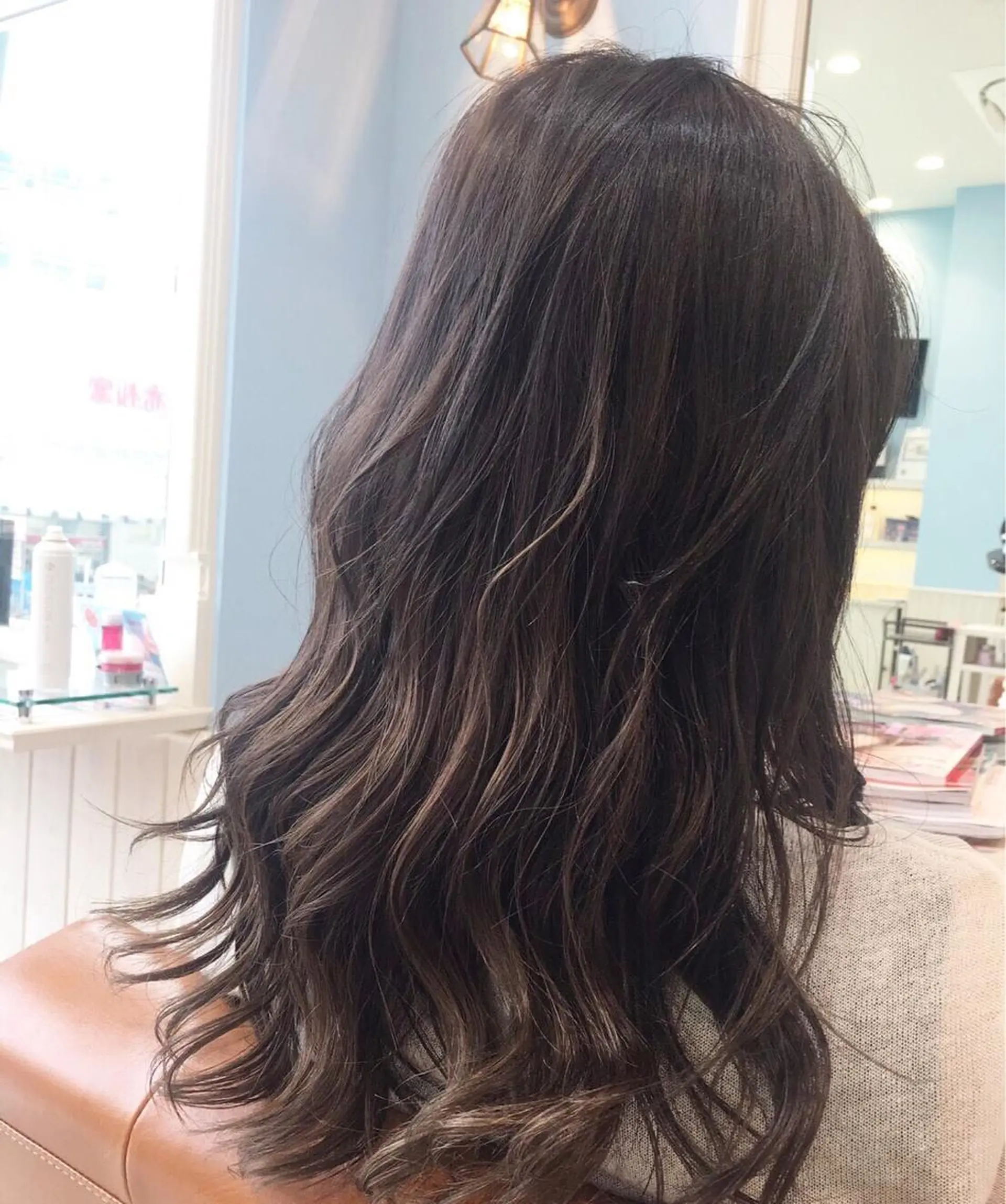 ロング カラー パーマ グラデーションカラー 小林 永佳のヘアスタイル