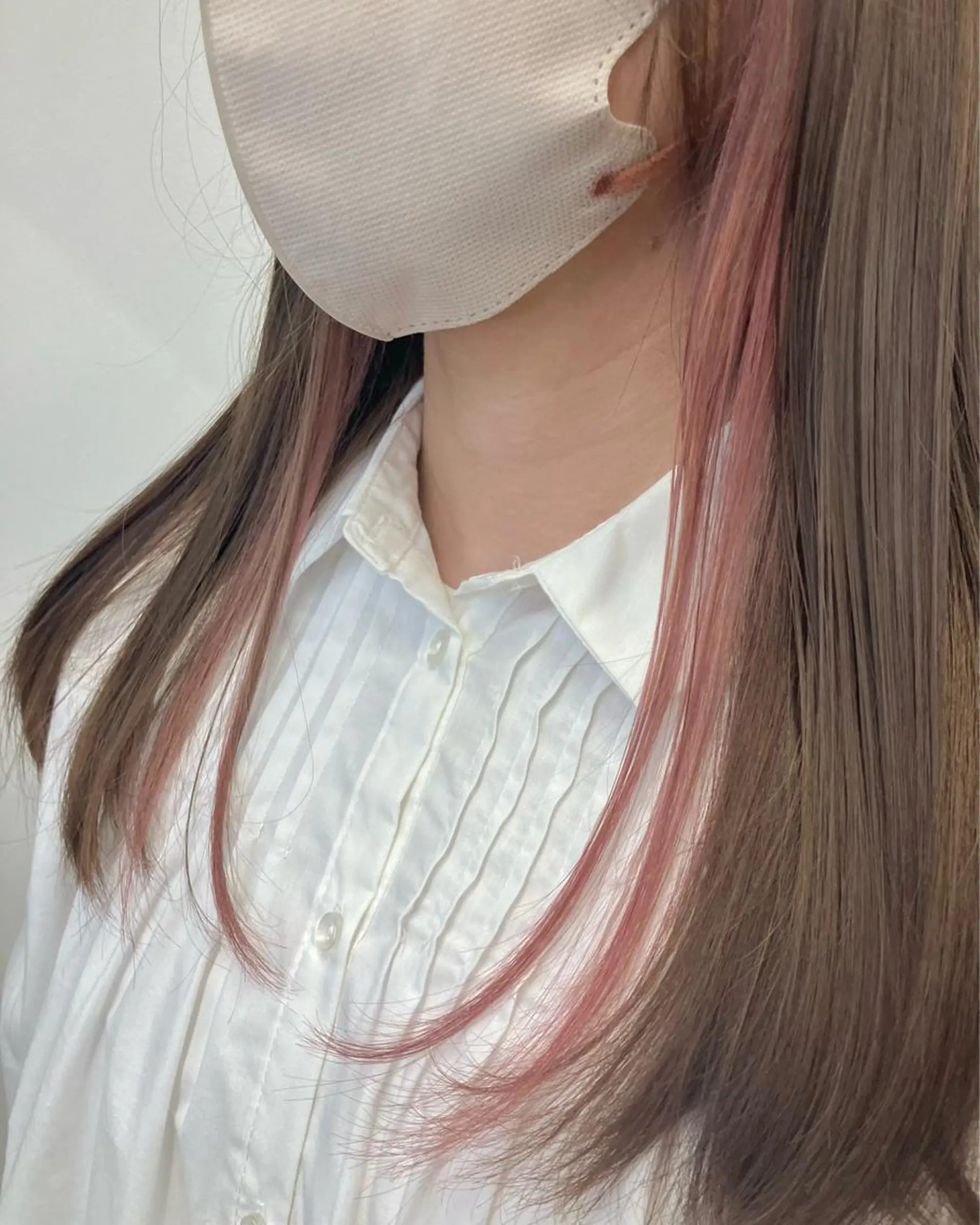 セミロング カラー グレージュ ピンクカラー ホワイトピンク 髪質改善/縮毛矯正 /美髪カラー/こてのヘアスタイル