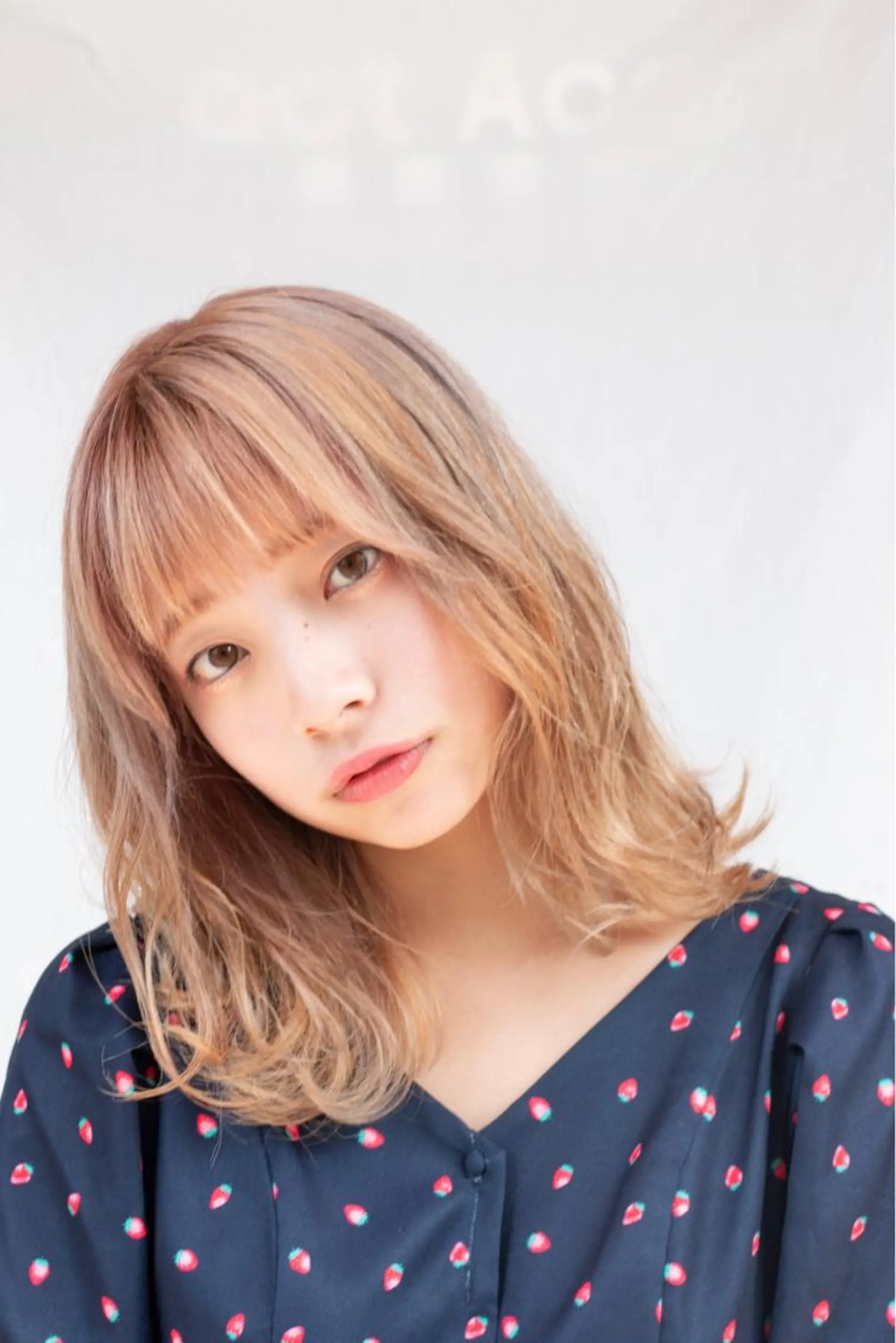 ミディアム カラー ベージュカラー ブリーチ ハイトーンカラー ハイトーンベージュ ヘアカラー トリートメント 【似合わせカット】 松尾一気のヘアスタイル