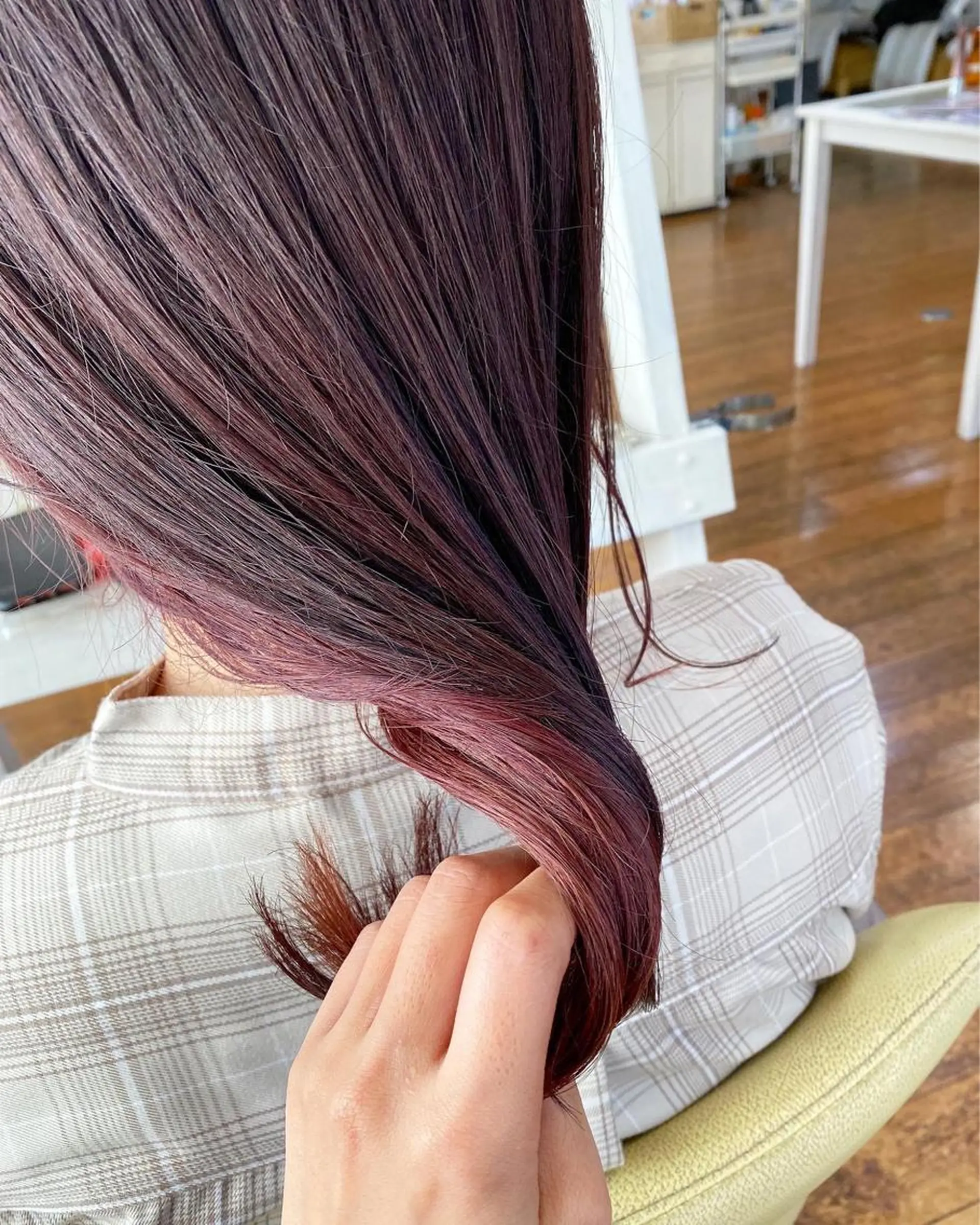 ロング カラー インナーカラー 荒木 ひろかのヘアスタイル