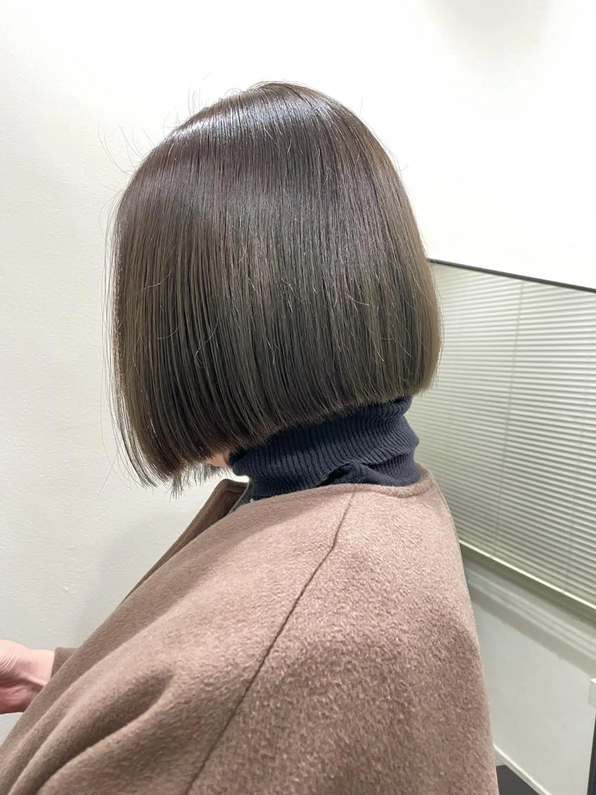 ショート カラー 切りっぱなしボブ ベージュカラー オリーブベージュ ボブ ヘアカラー トリートメント ヘアセット メンズ特化 パーマ/オザワのヘアスタイル