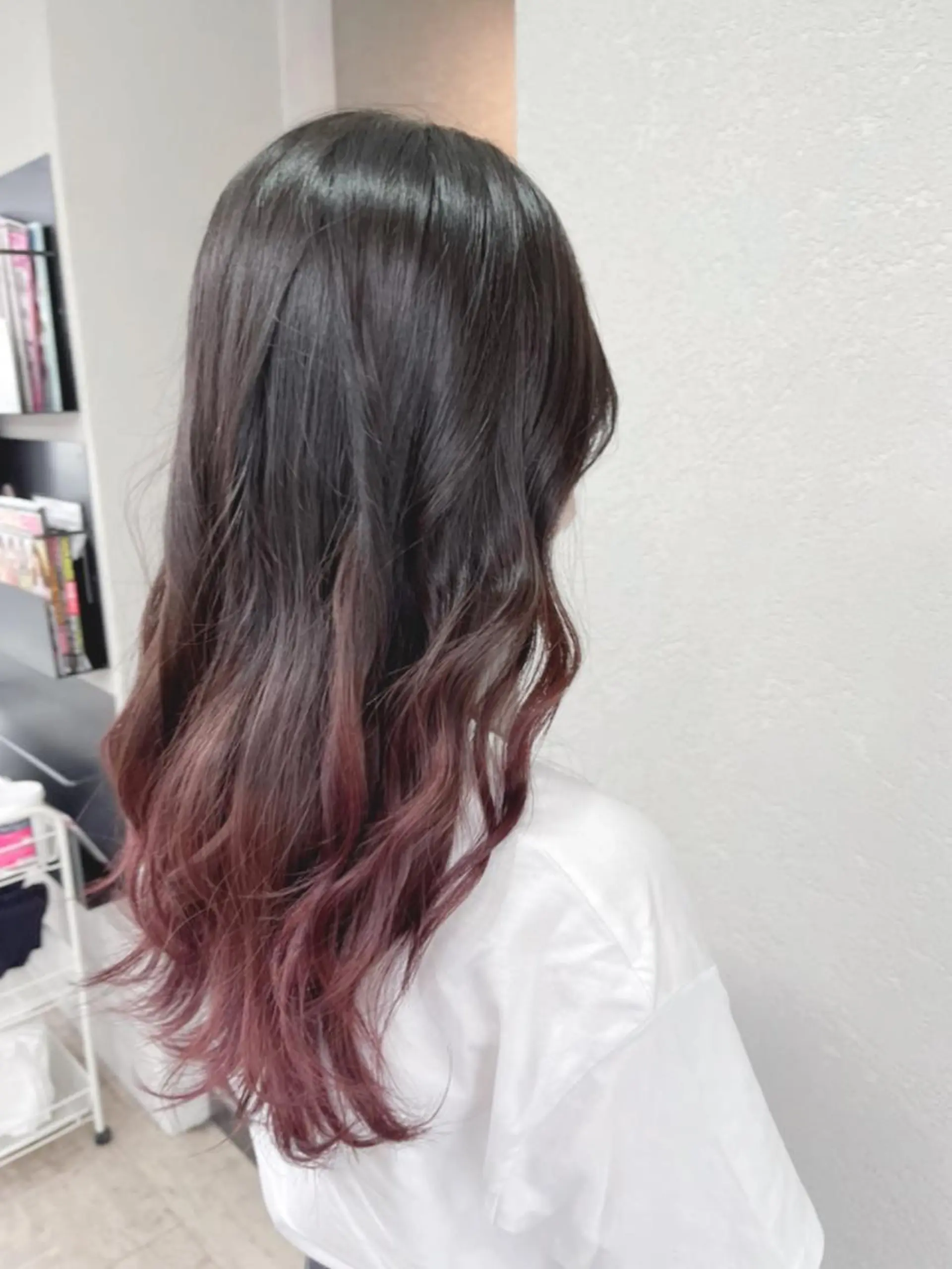 ロング カラー グラデーションカラー ピンクカラー ピンクパープル パープルカラー カット ヘアカラー 槙川 郁弥のヘアスタイル