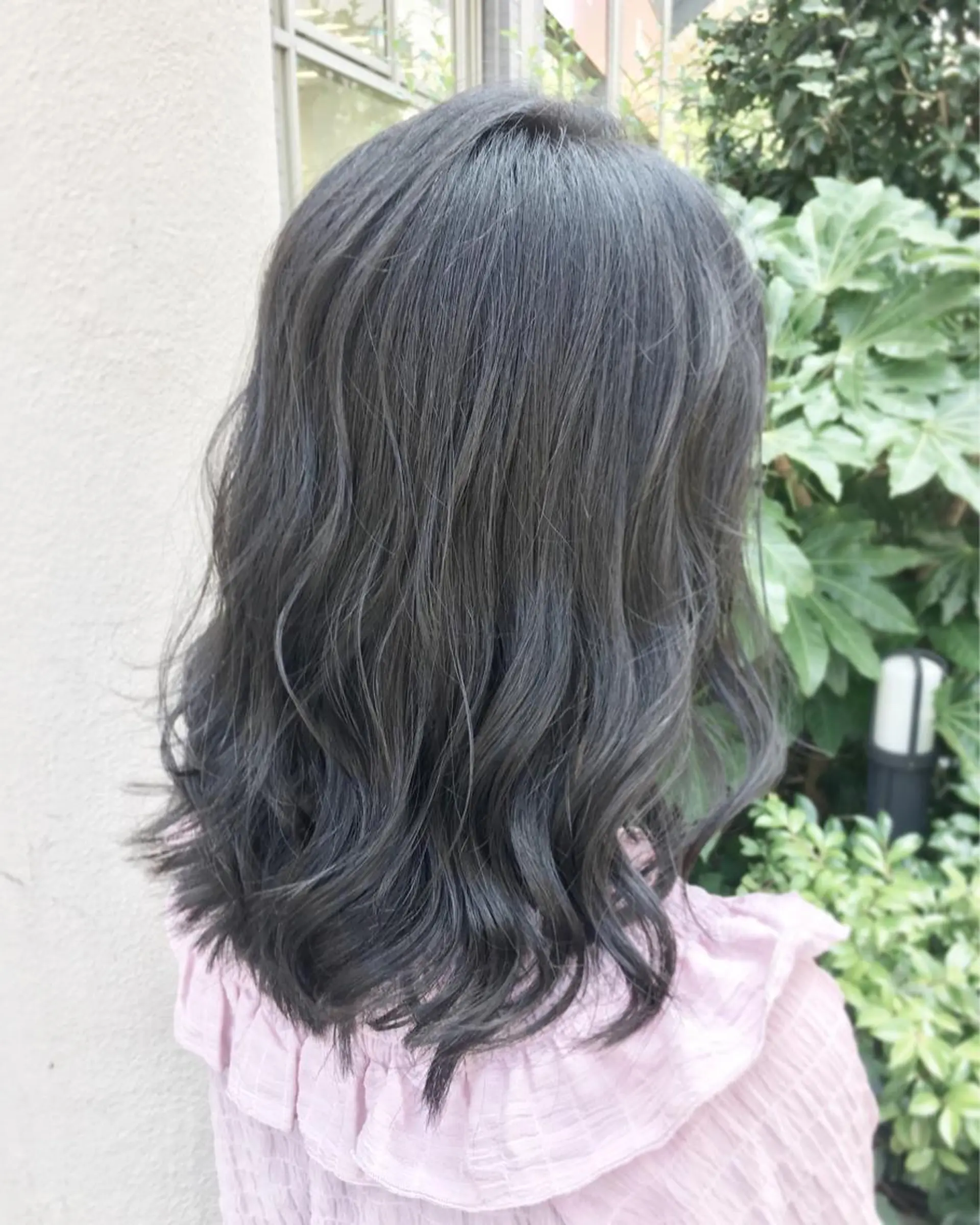 セミロング カラー ダークグレー ダークグレージュ グレージュ カット ヘアカラー トリートメント ブリーチ/バレイヤ ージュ川端裕司のヘアスタイル