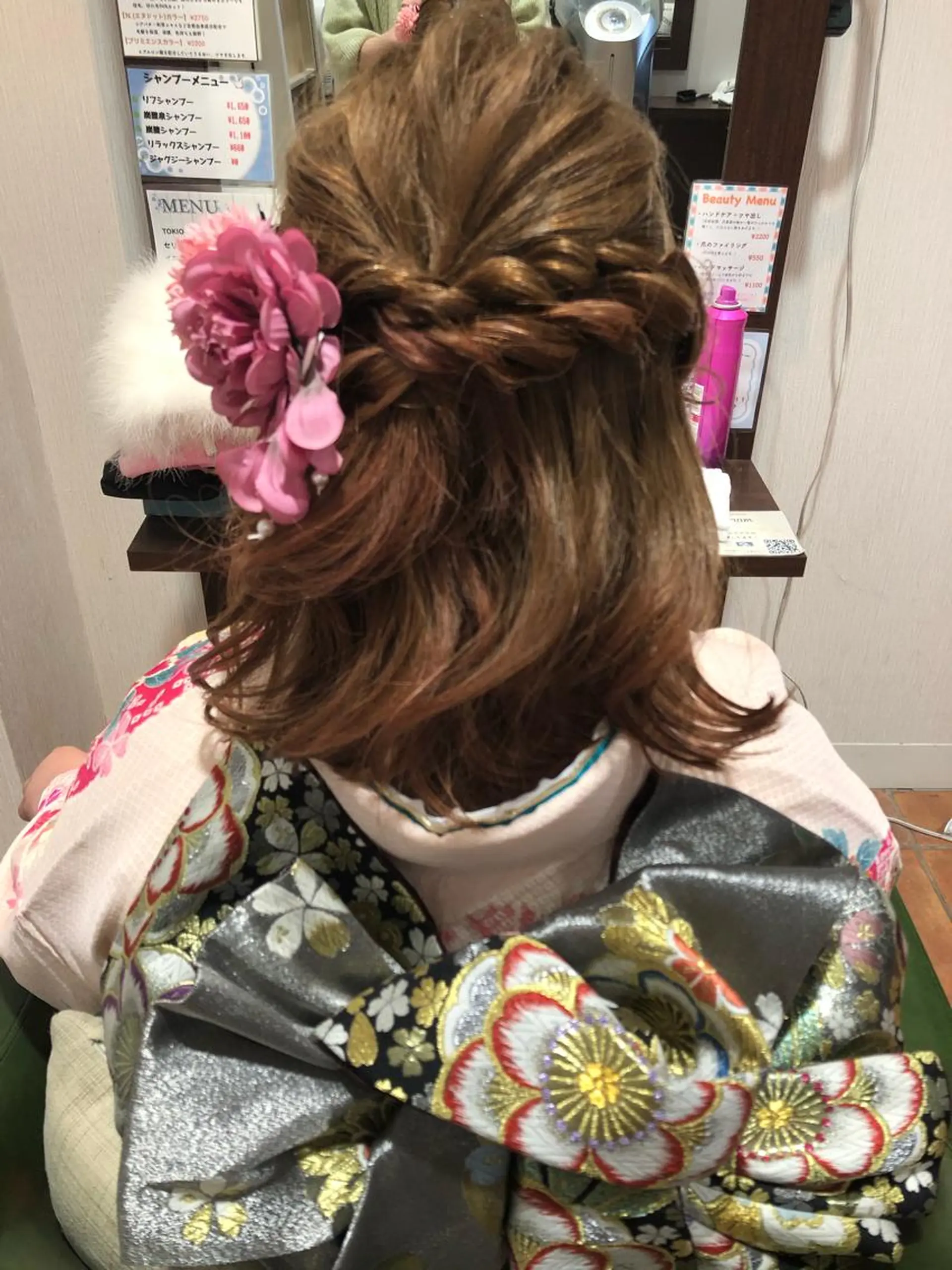 ミディアム ヘアアレンジ 成人式 ハーフアップ 加瀬 真弓のヘアスタイル