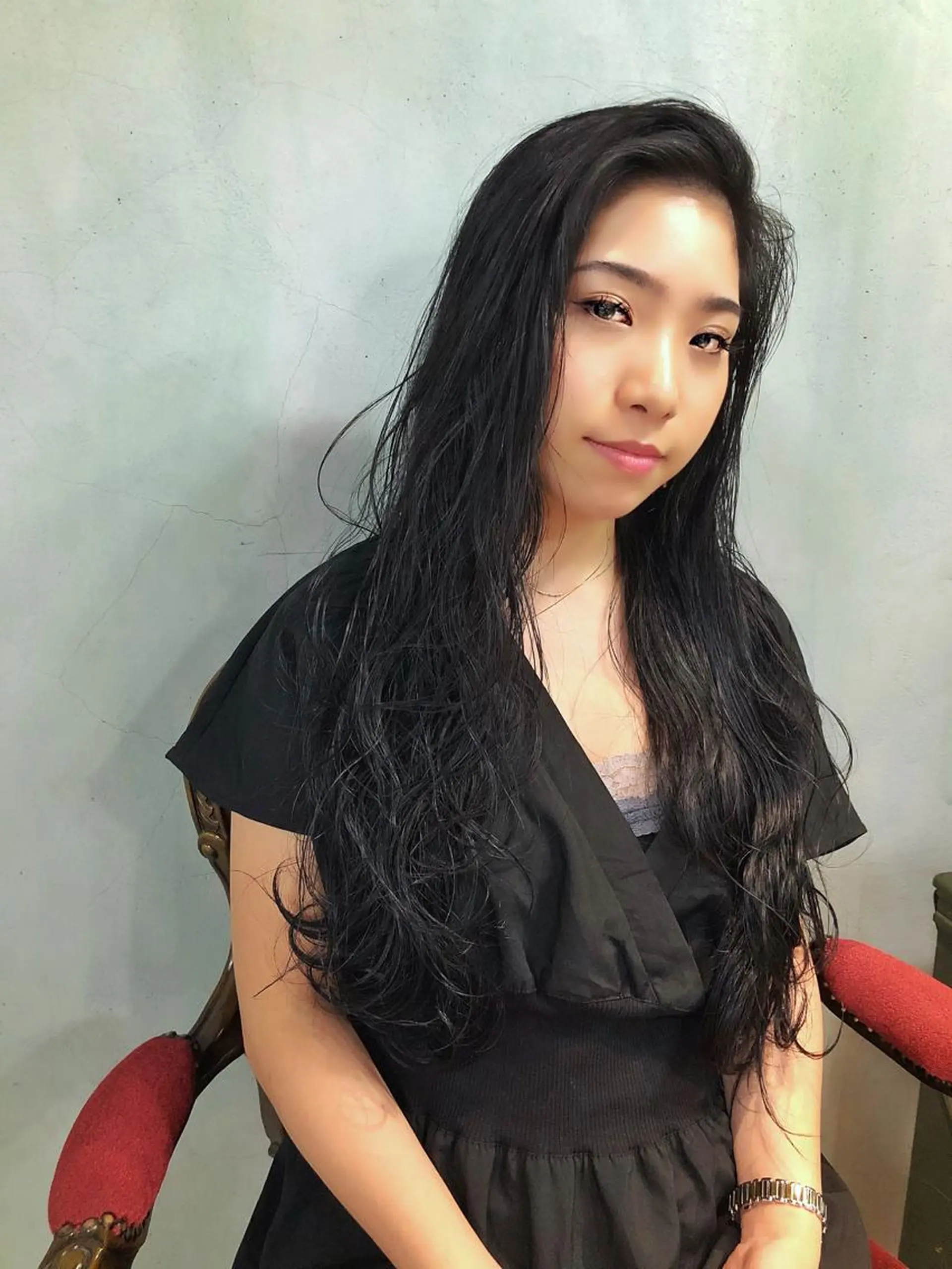 ロング カラー パーマ 黒髪 ブルーカラー ブルーブラック エクステ指名No.1 【店長】橘田のヘアスタイル