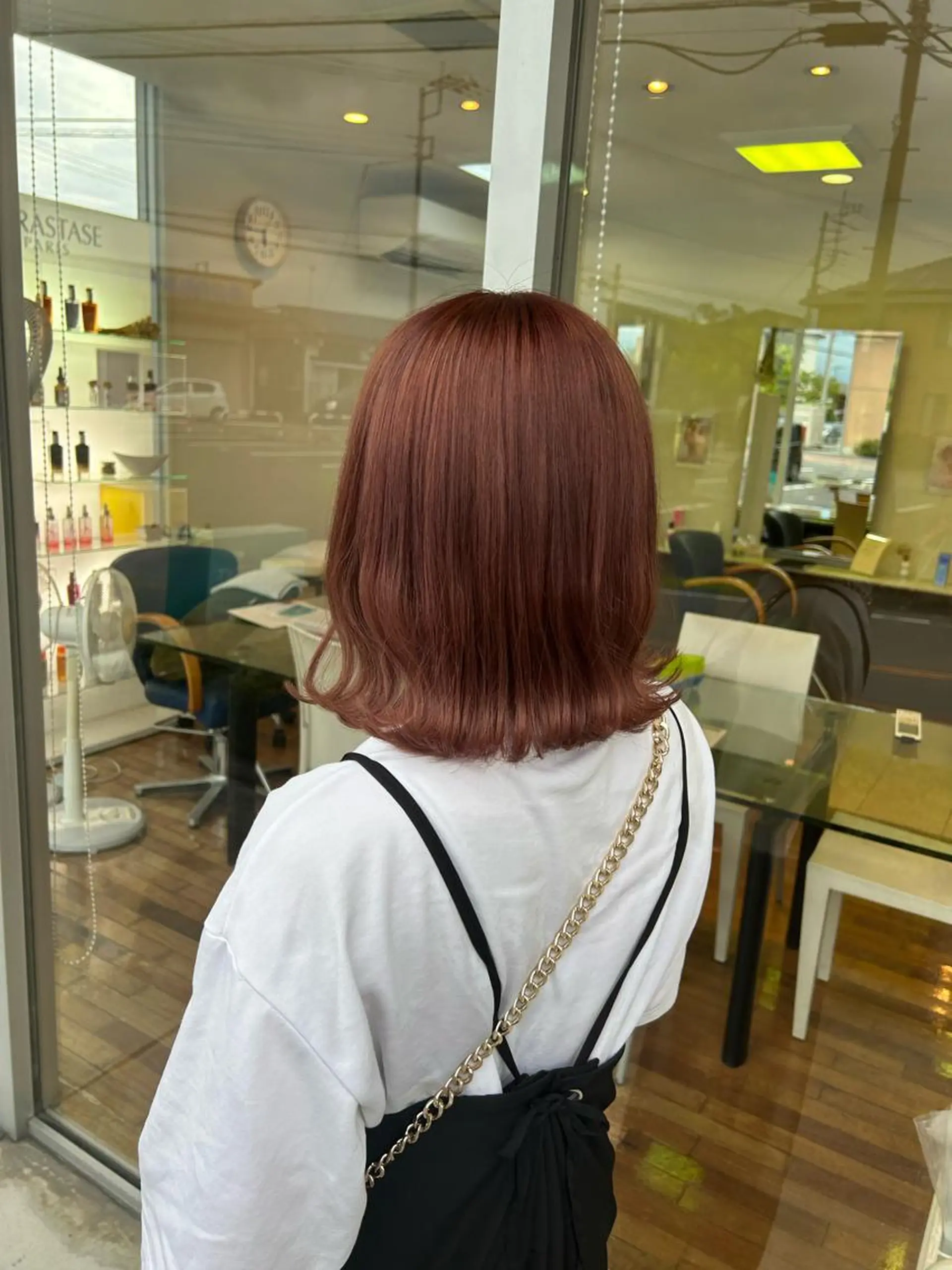 ミディアム 小澤 志穂のヘアスタイル