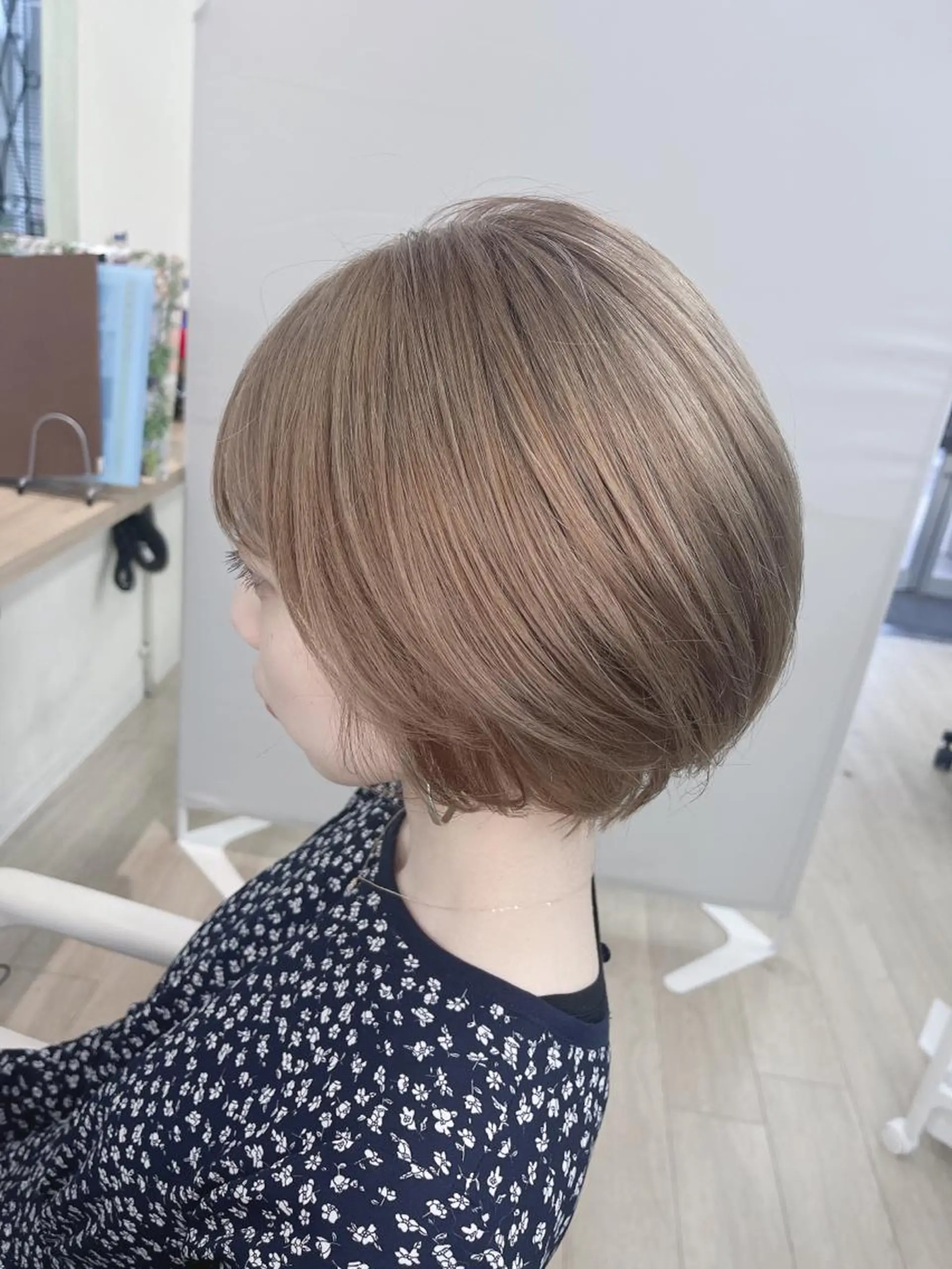 ショート カラー ベージュカラー ミルクティーベージュ Gemini代表 Maedaのヘアスタイル