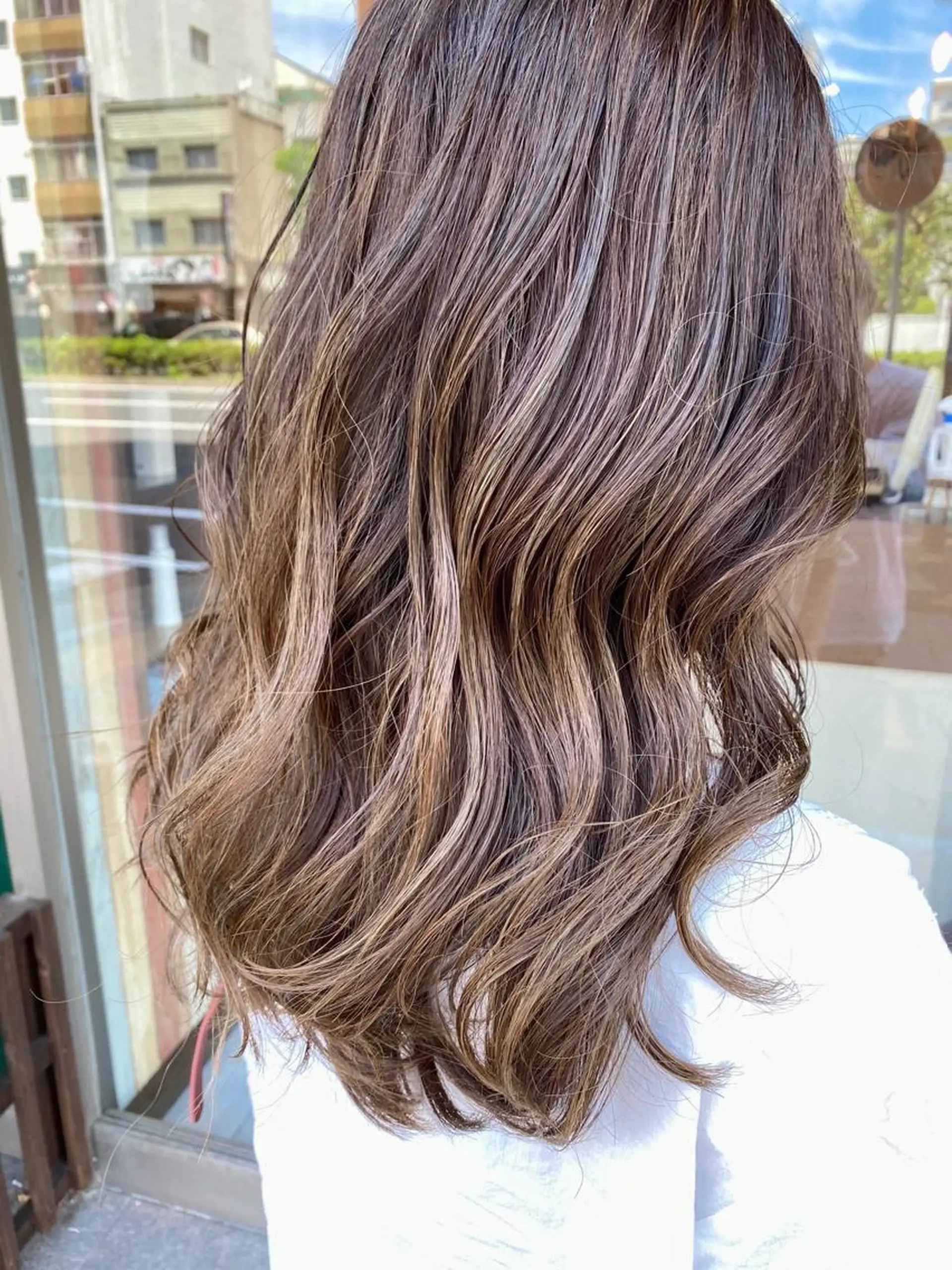 ロング カラー グレージュ ハイライトカラー ハイライト カット ヘアカラー トリートメント 日比 貴大/ minim hairのヘアスタイル