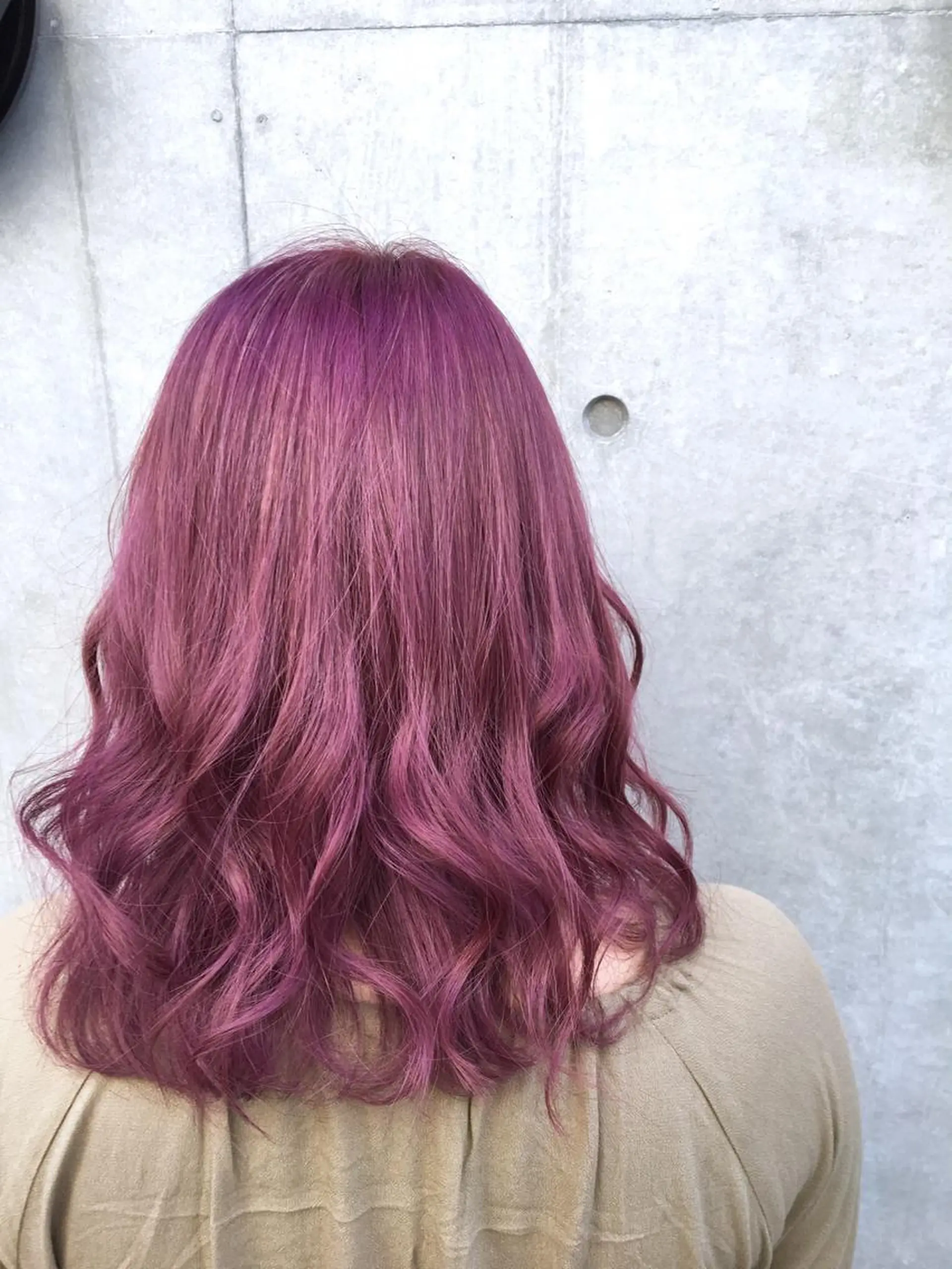 ミディアム カラー ハイトーンカラー ピンクカラー バイオレットカラー ヘアカラー トリートメント ✨髪質改善縮毛矯正✨ 宇田川修平のエステ・リラクイメージ