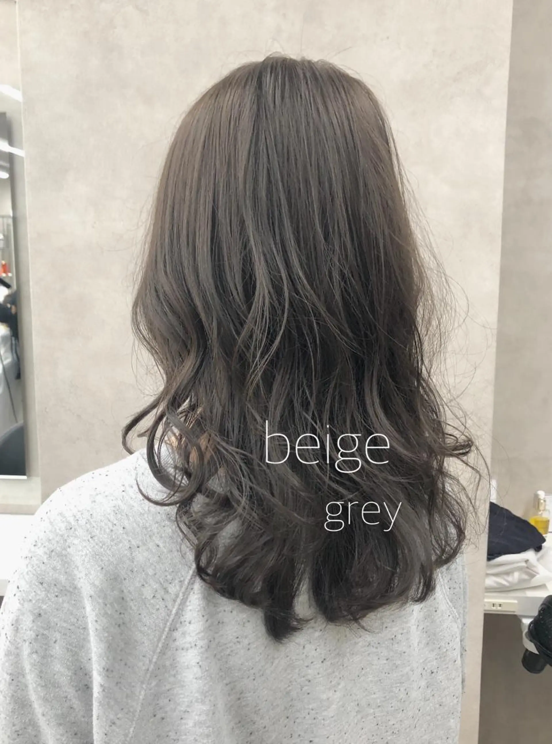 ミディアム カラー ブリーチ グレージュ ブリーチなしカラー 柔らかbeige モトキのヘアスタイル