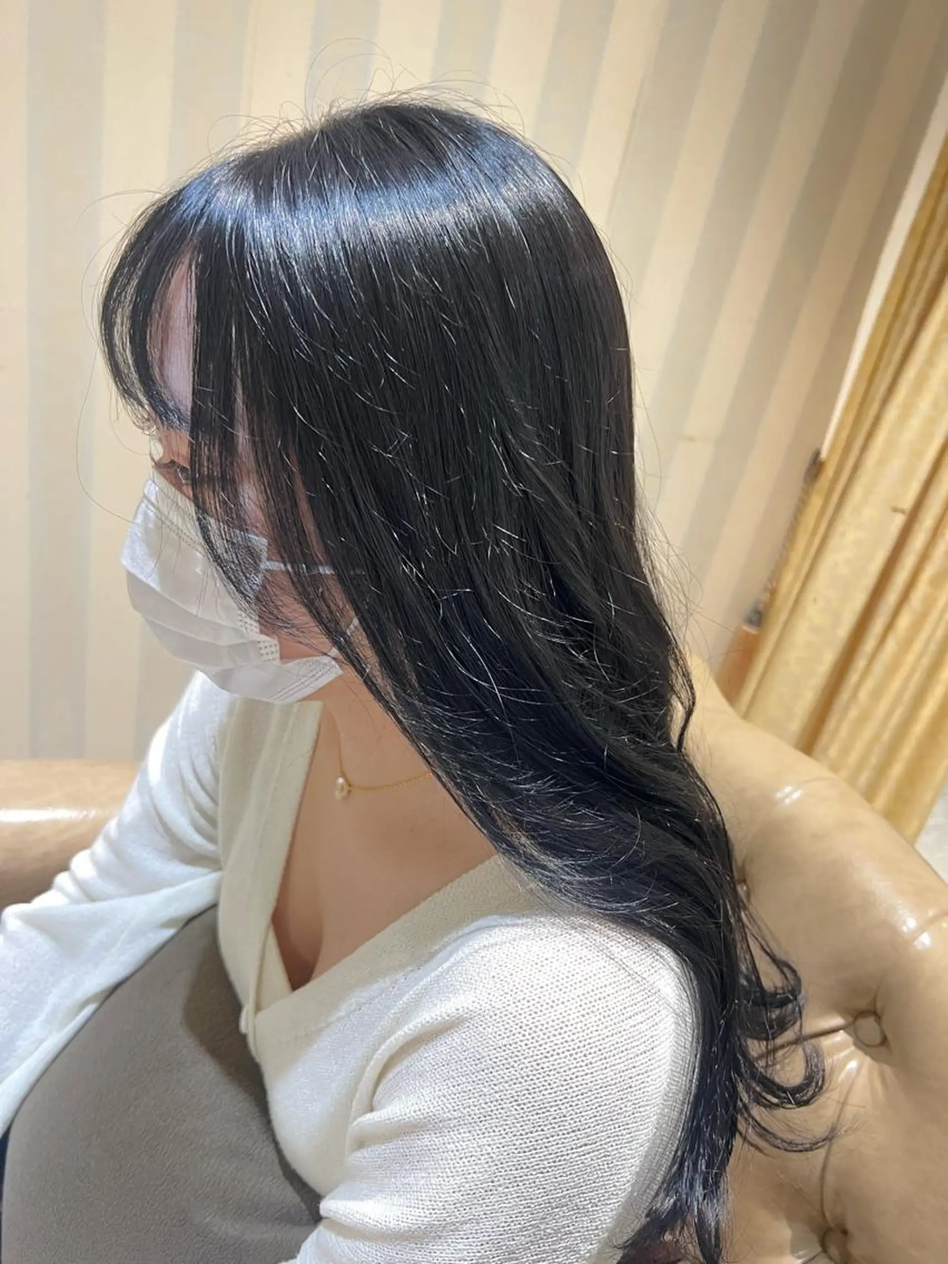 ロング カラー 黒髪 ブルーカラー ブルーブラック PON　ハイトーン ショートカット心斎橋のヘアスタイル