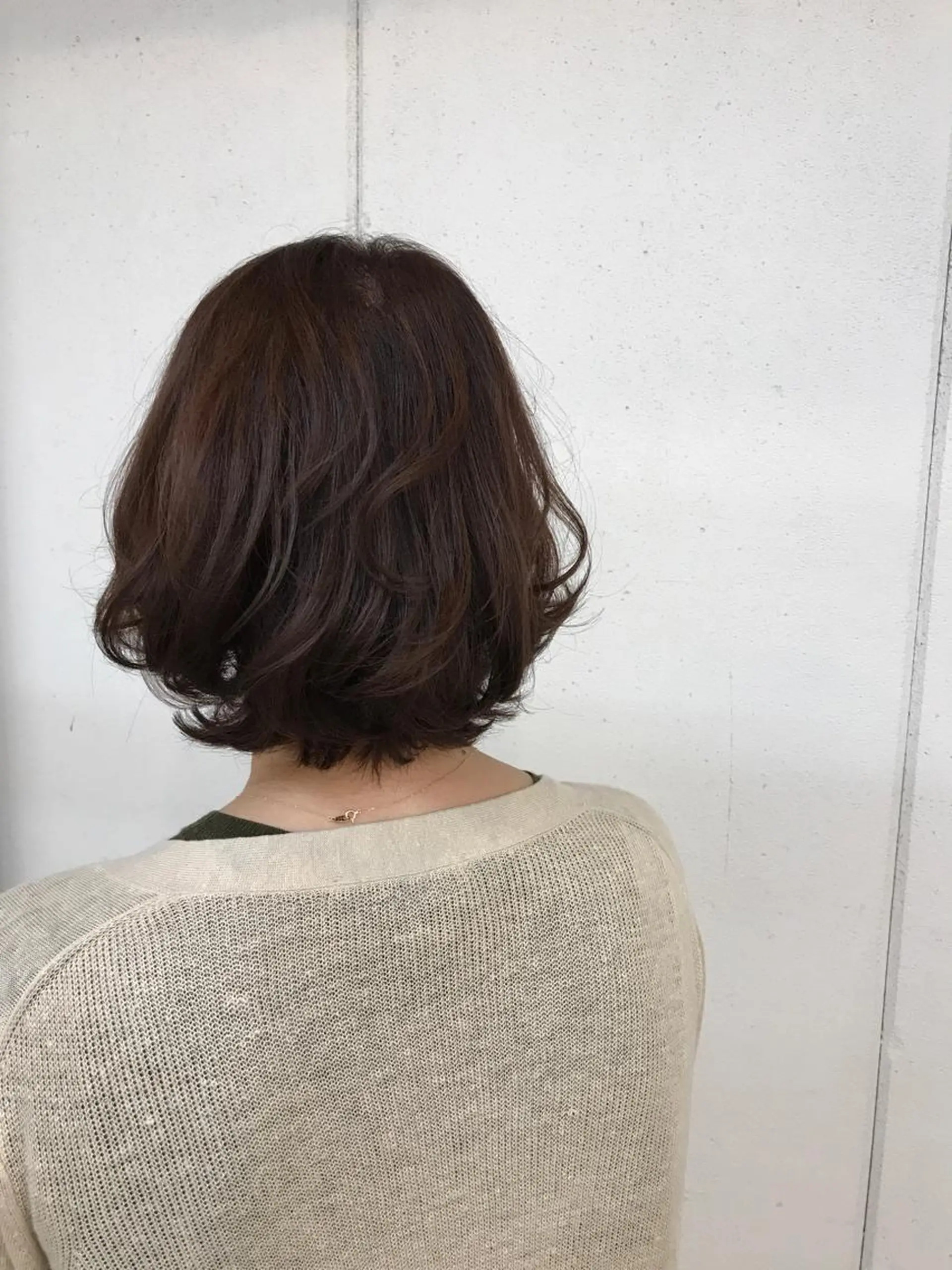 ミディアム アルファ シェリのヘアスタイル