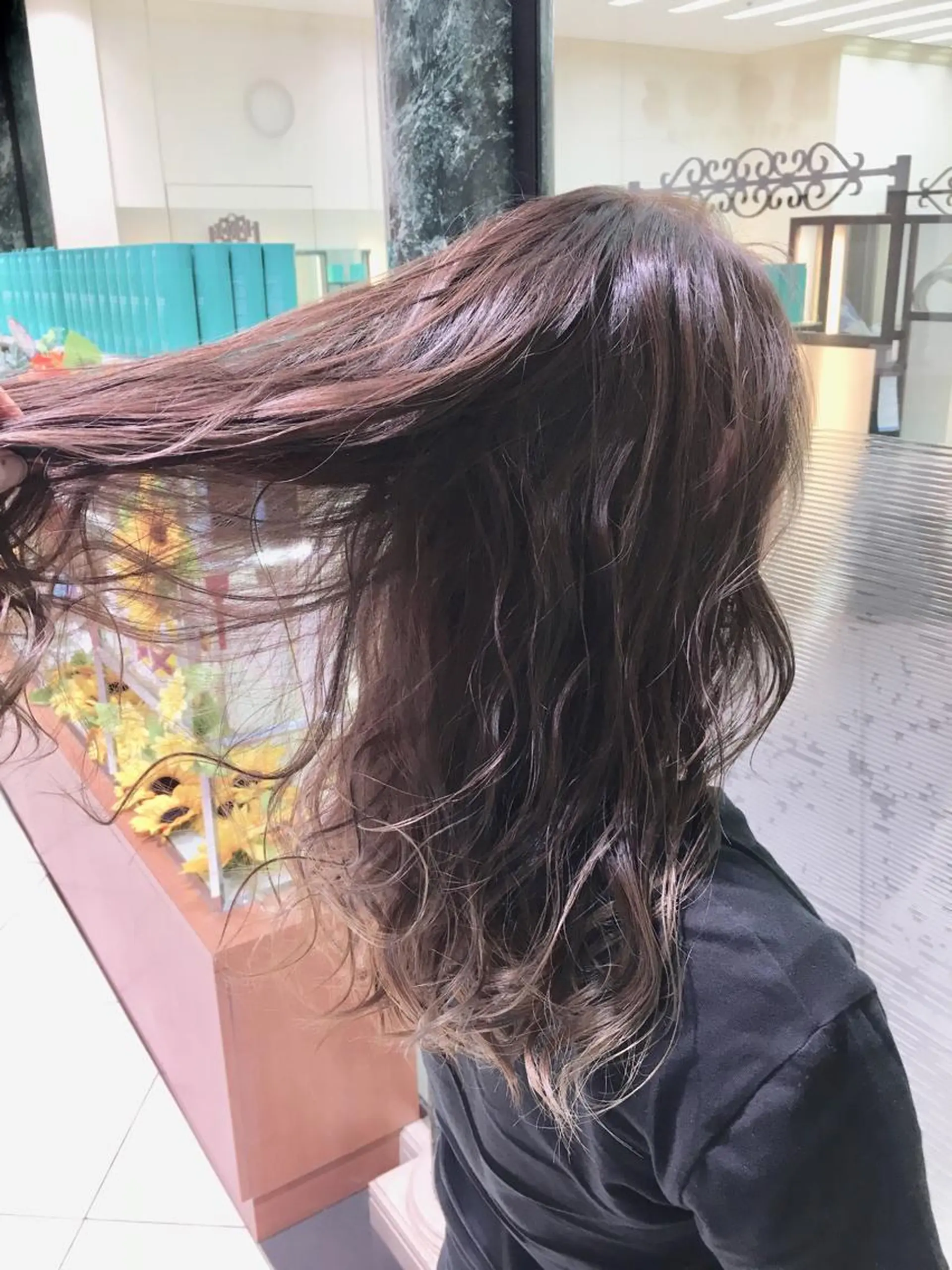 ロング カラー グレージュ シルバー N° jillva ♦️川端裕司♦️のヘアスタイル