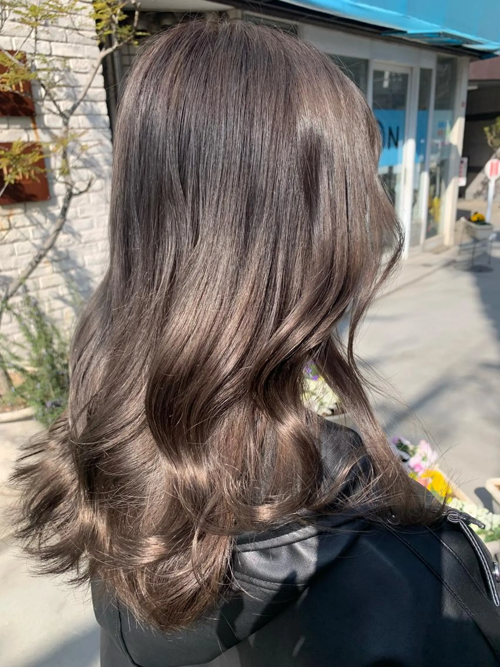 カラー ヤマダ サクラのヘアスタイル