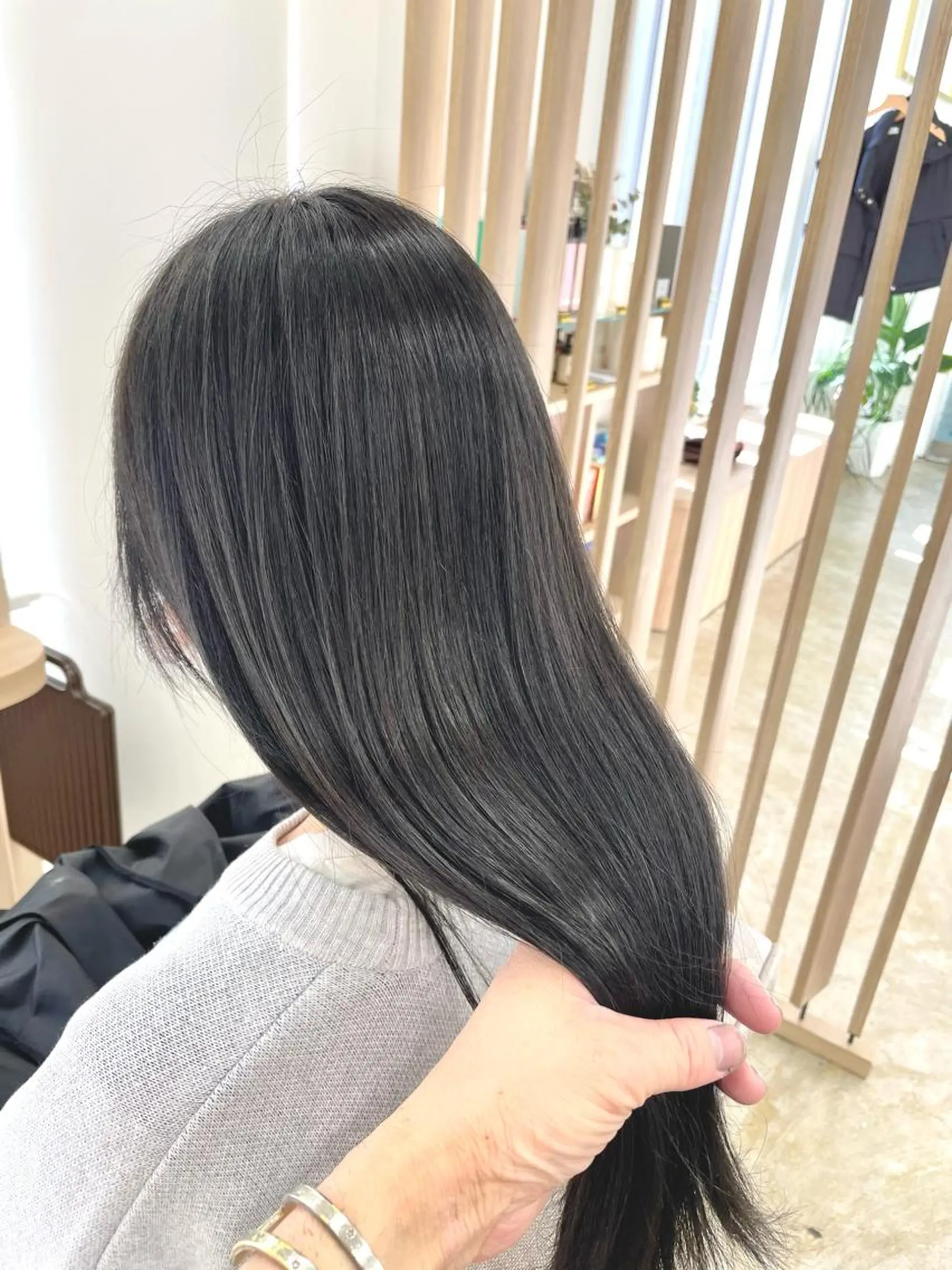 ロング カラー 肌に馴染む暗髪 梅田・増田のヘアスタイル