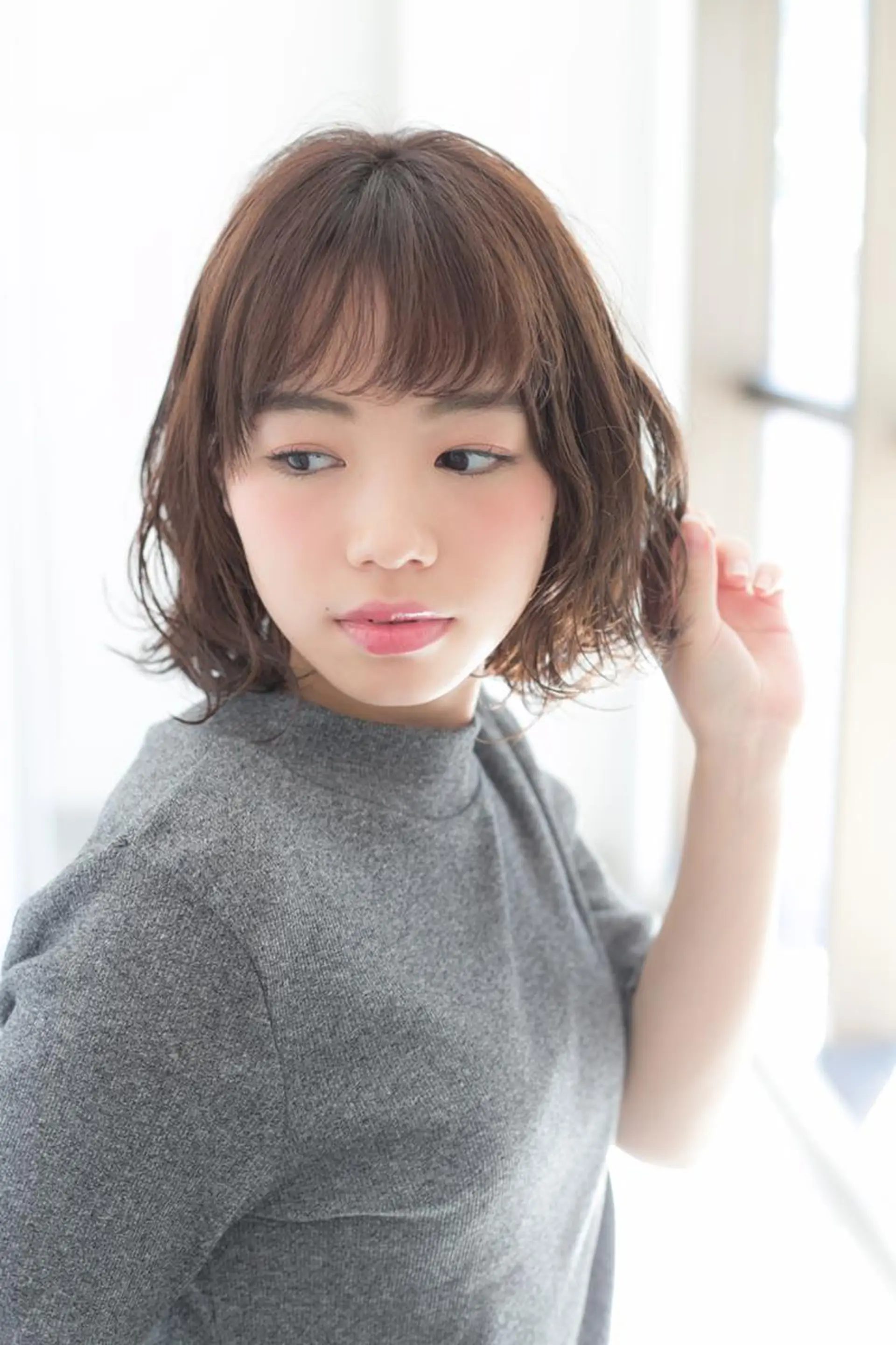 ミディアム パーマ 羽田 ひろむのヘアスタイル