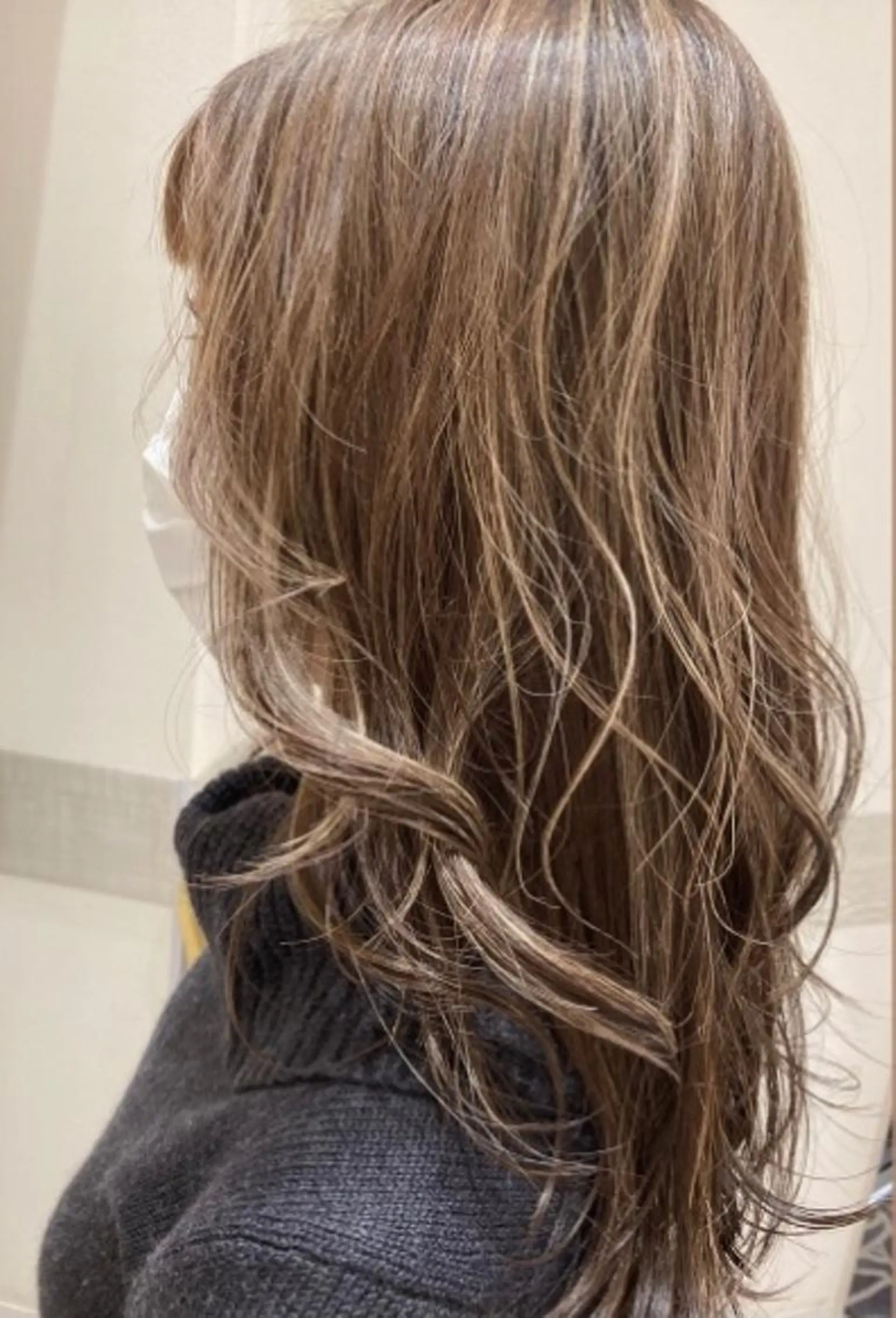 ロング カラー ヘアアレンジ ハイライトカラー ハイライト レイヤーカット 佐藤 睦月のヘアスタイル