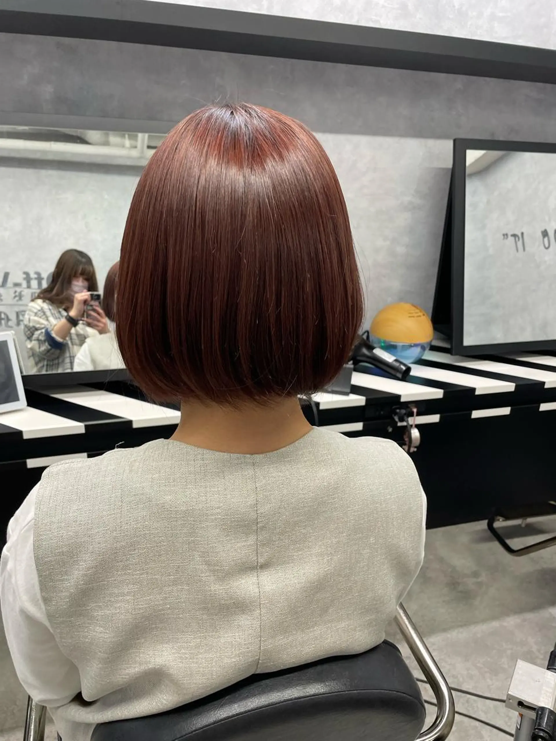 ミディアム Cielro/ダブル カラー/西田咲希のヘアスタイル