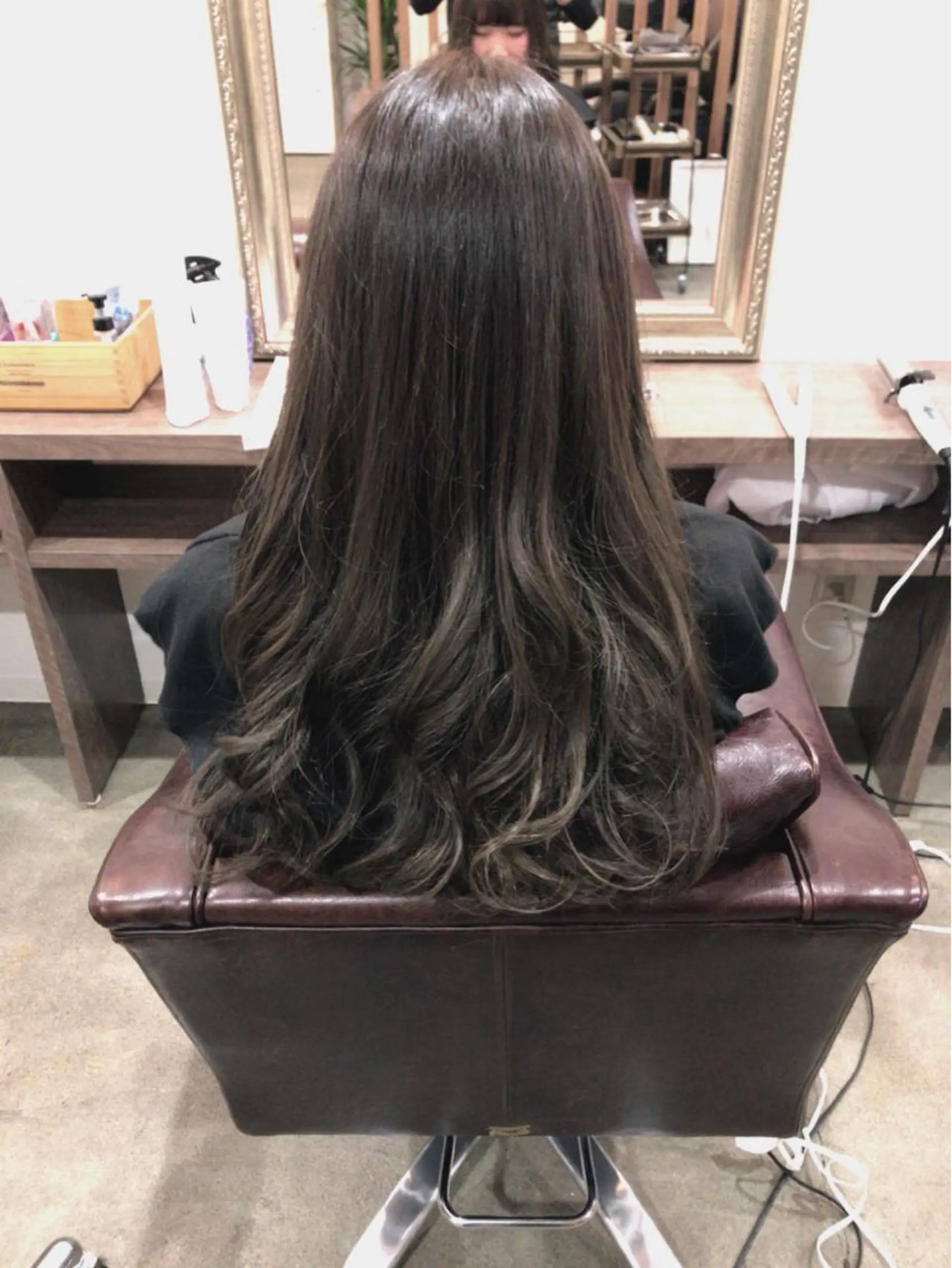 ロング カラー レイヤーカット匠 イソザキノリユキのヘアスタイル