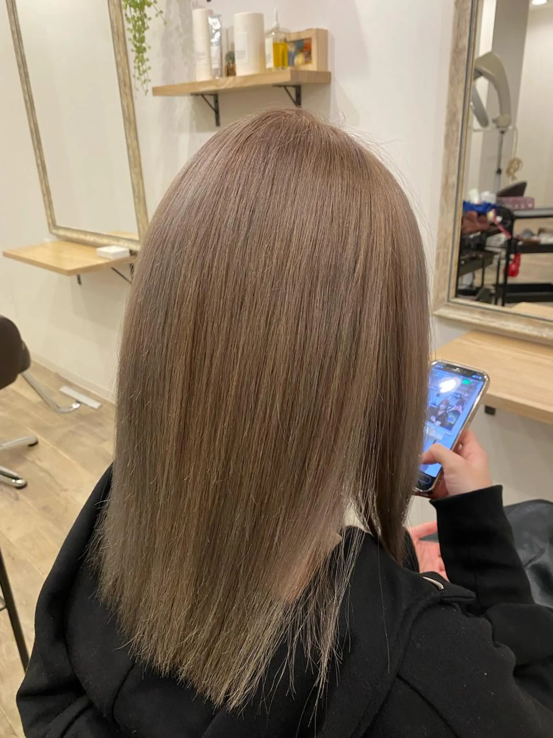 カラー グレージュ Kanari Ryuのヘアスタイル