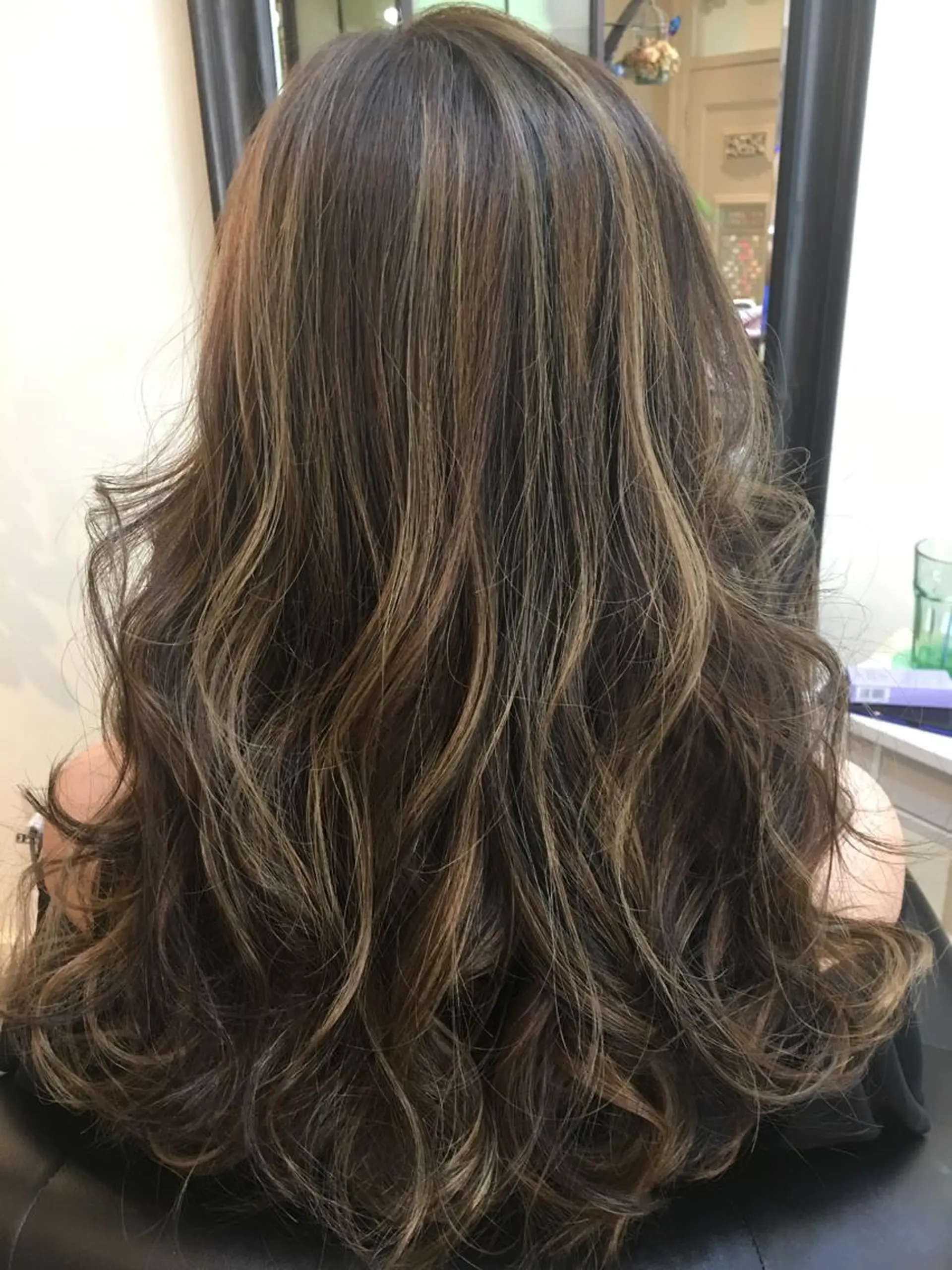 セミロング カラー 鶴見 和美のヘアスタイル