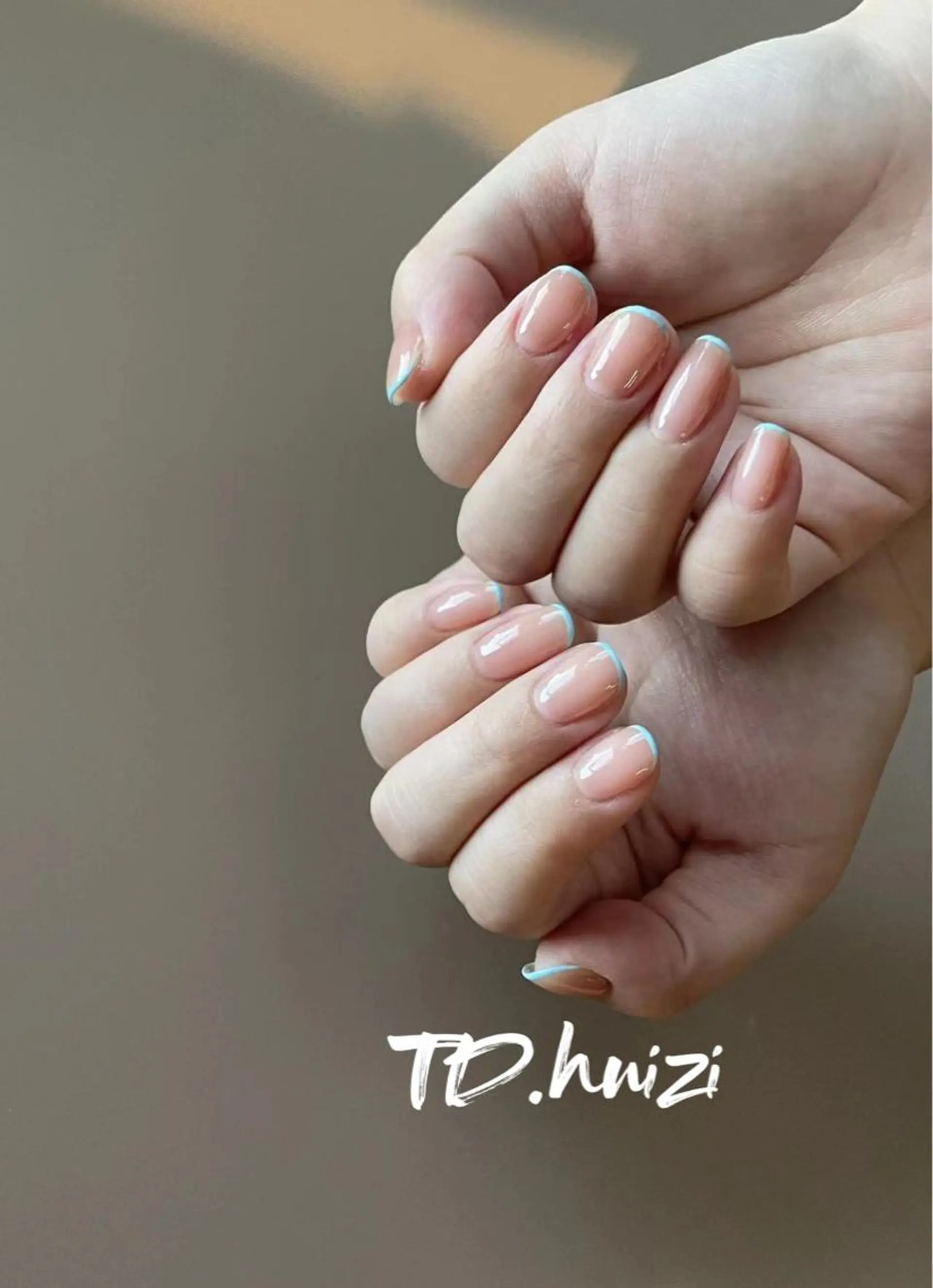 ミディアム ハンドネイル めぐみのネイルサロン スタッフ練習のネイルデザイン