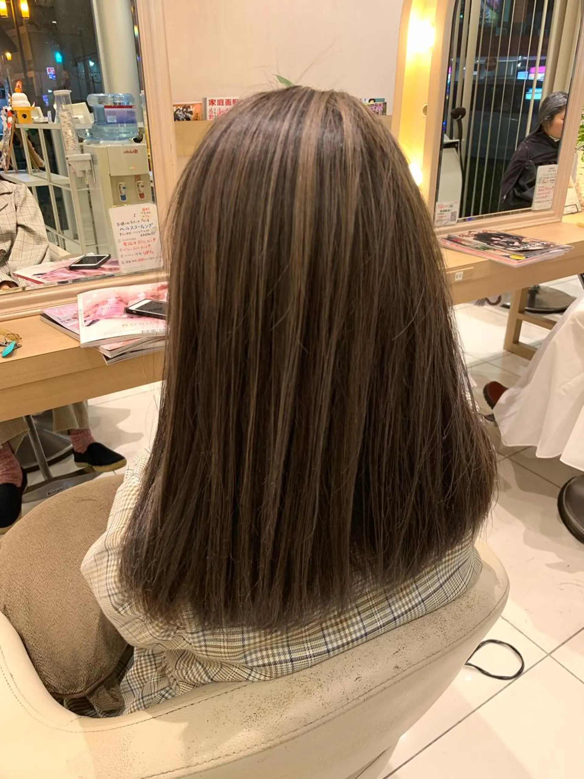 セミロング カラー 小田原NO1 美容師 飯田飛翔のヘアスタイル