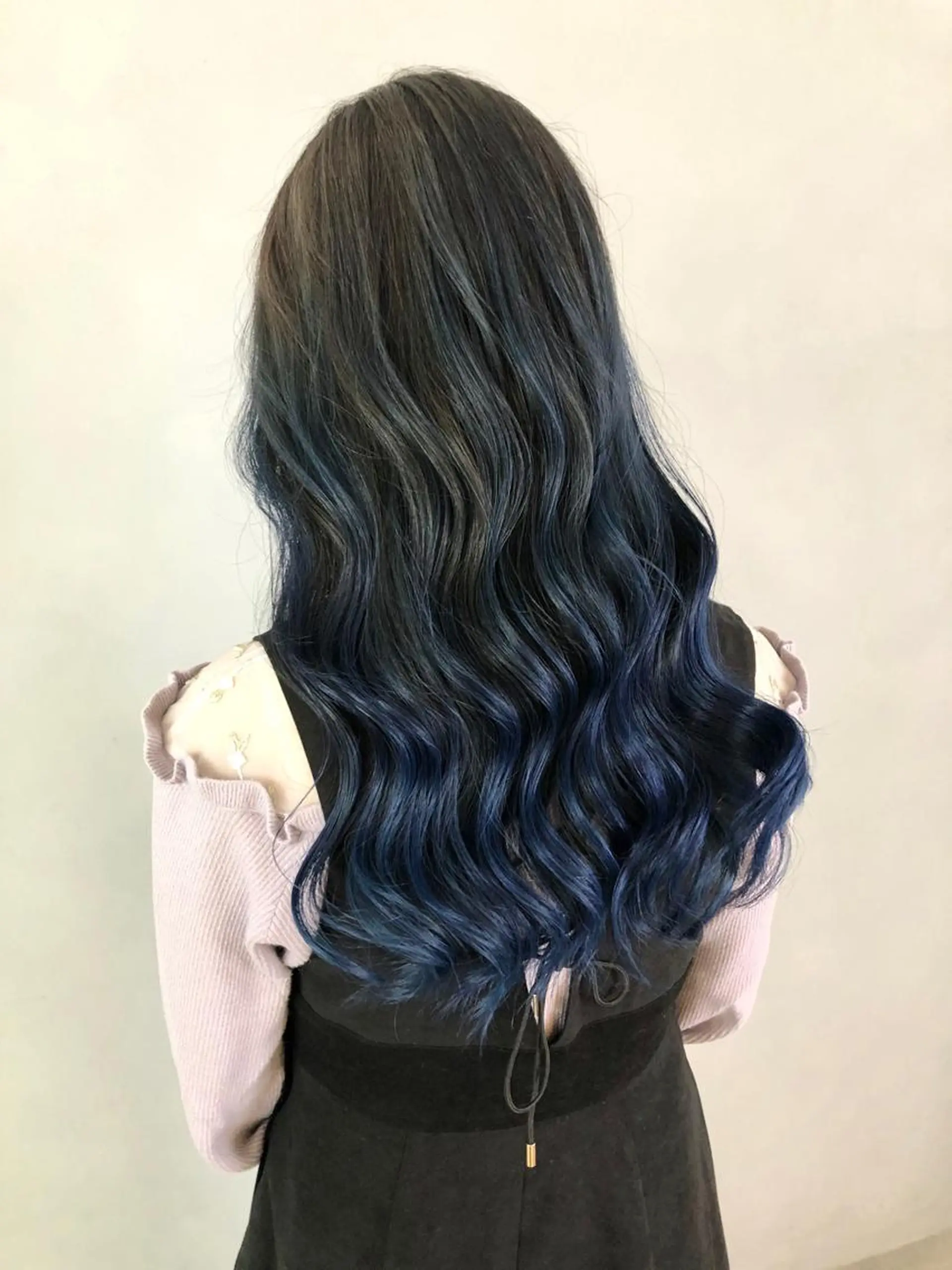 ロング カラー ヘアアレンジ ブルーカラー グラデーションカラー ネイビーカラー 🧸ハイトーン🧸 ゆっきー🧸のヘアスタイル