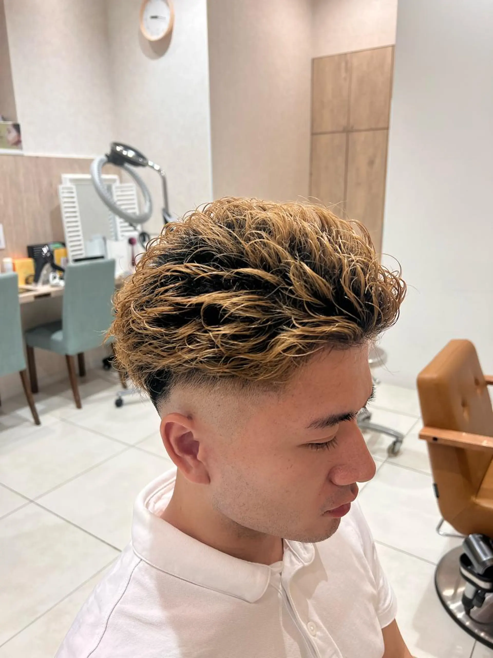 メンズ メンズ特化フェザー パーマ🚗タケシのヘアスタイル