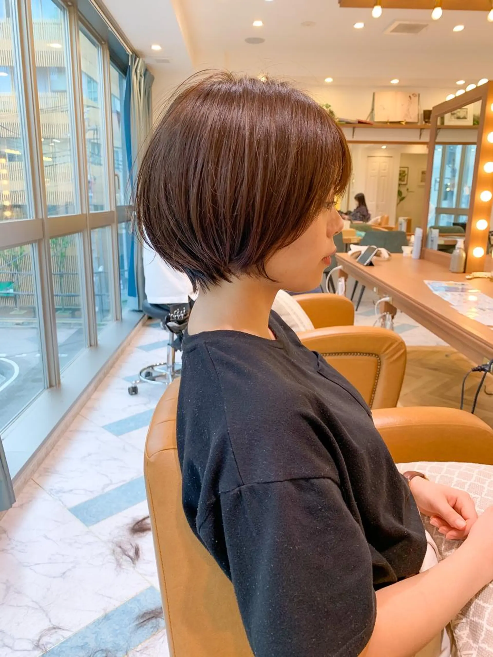 ショート 切りっぱなしボブ ショートボブ ハンサムショート 丸みショート ボブ Lond enikaのヘアスタイル