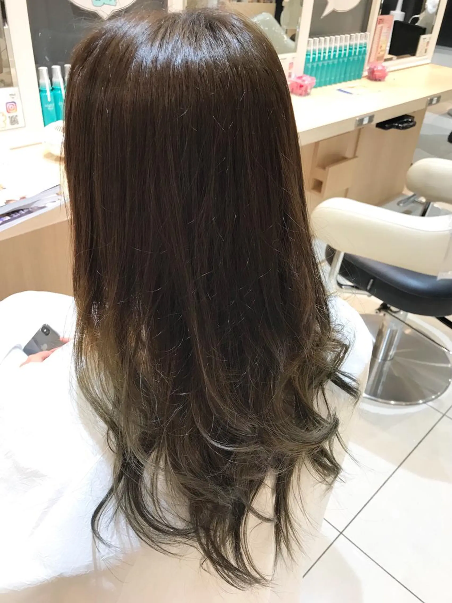 ロング 縮毛矯正/髪質改善 継続する美髪のヘアスタイル