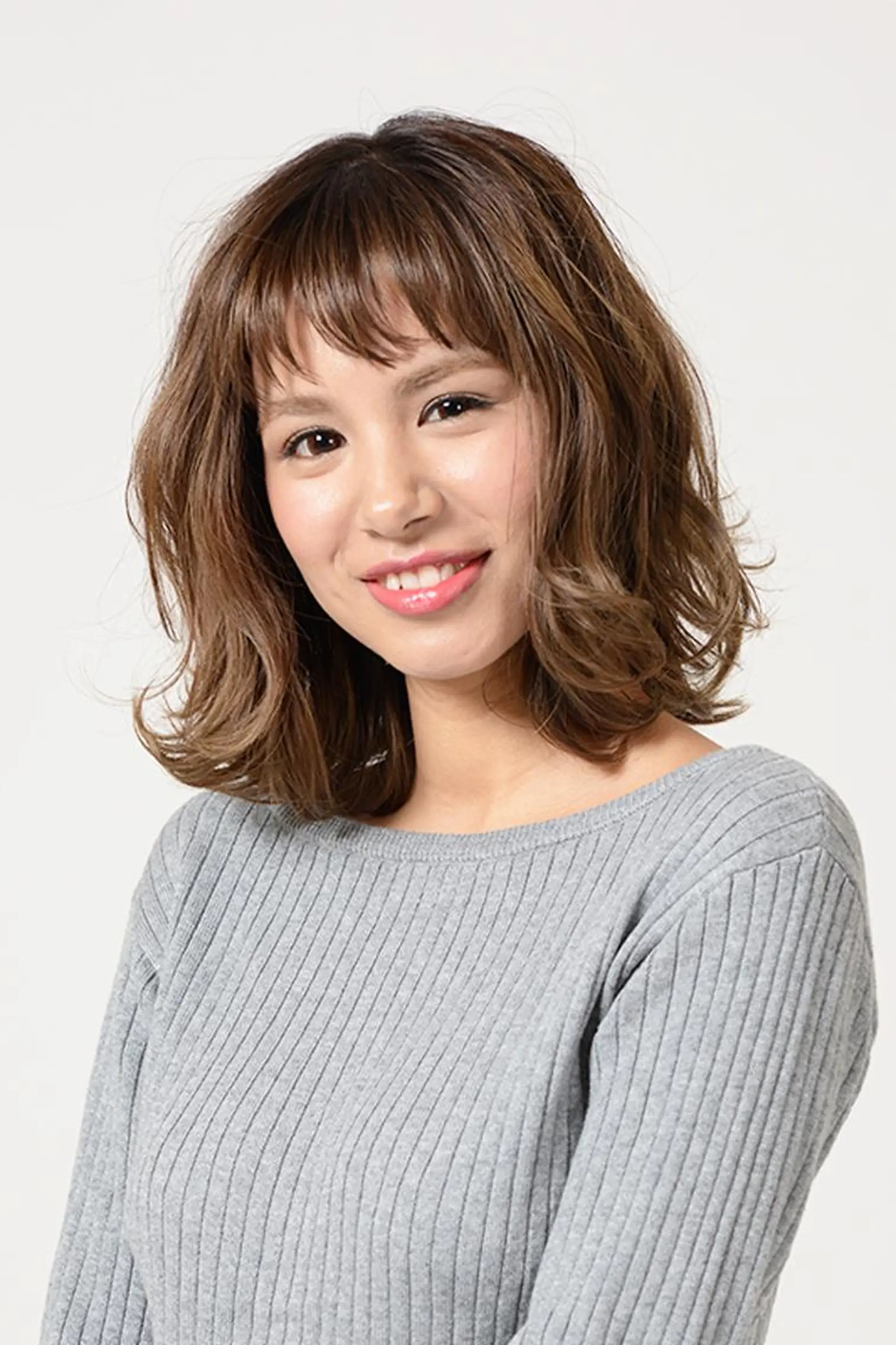 カラー 高岡 杏実のヘアスタイル
