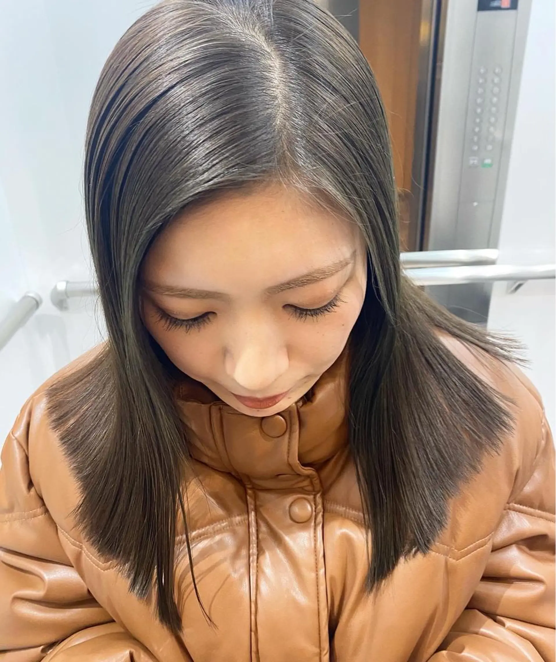 ミディアム デザインカラー/ボブ ブリーチカラー/ユリのヘアスタイル