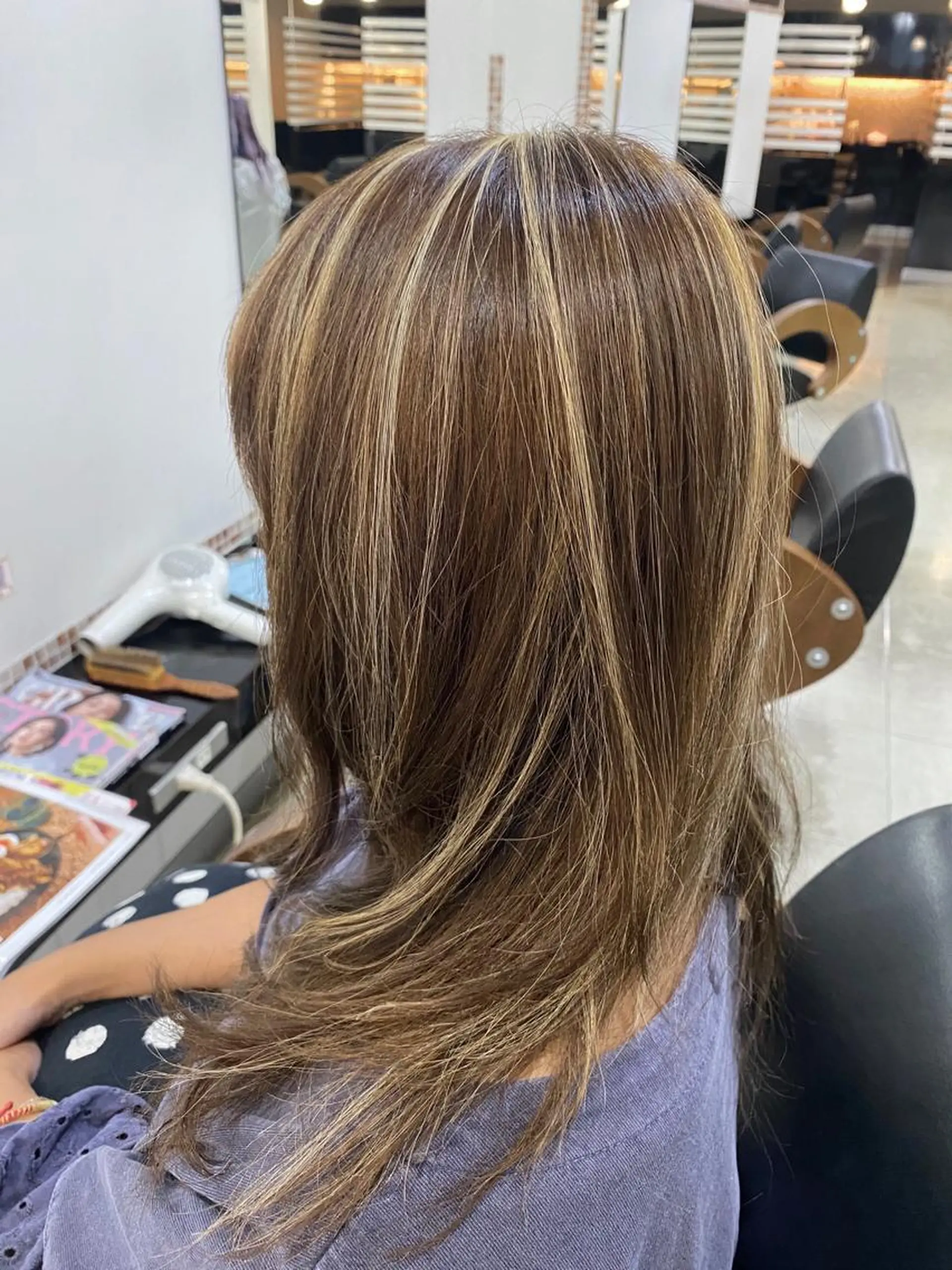 セミロング カラー パーマ ヘアアレンジ セミロングパーマ ハイライトカラー ハイライト デジタルパーマ 烏山 達也のヘアスタイル