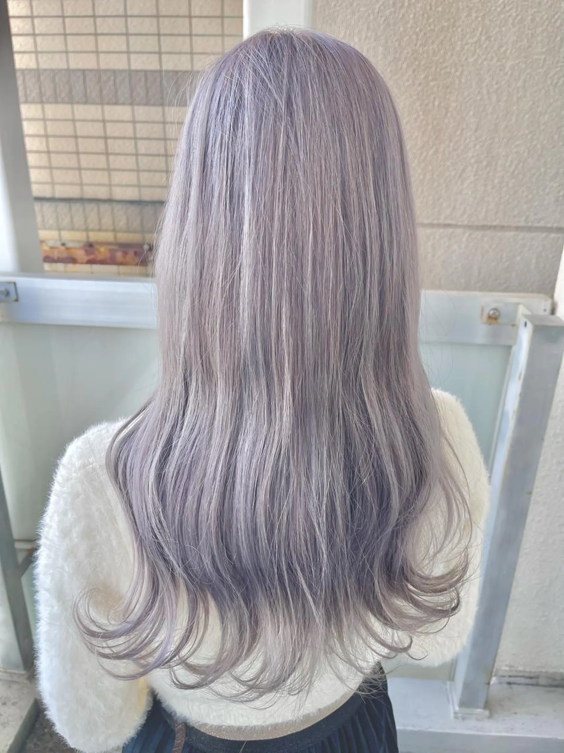 ロング カラー 岩谷/ブリーチ 🪽透明感カラーのヘアスタイル