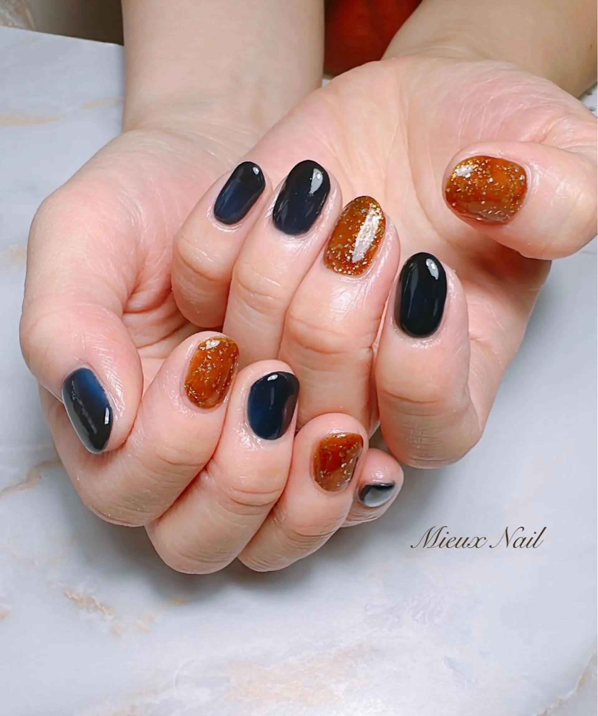 ネイル ブルー ラメ(グリッター) オフィスネイル ワンカラーネイル シンプルネイル ハンドネイル 市川 麻衣子のネイルデザイン