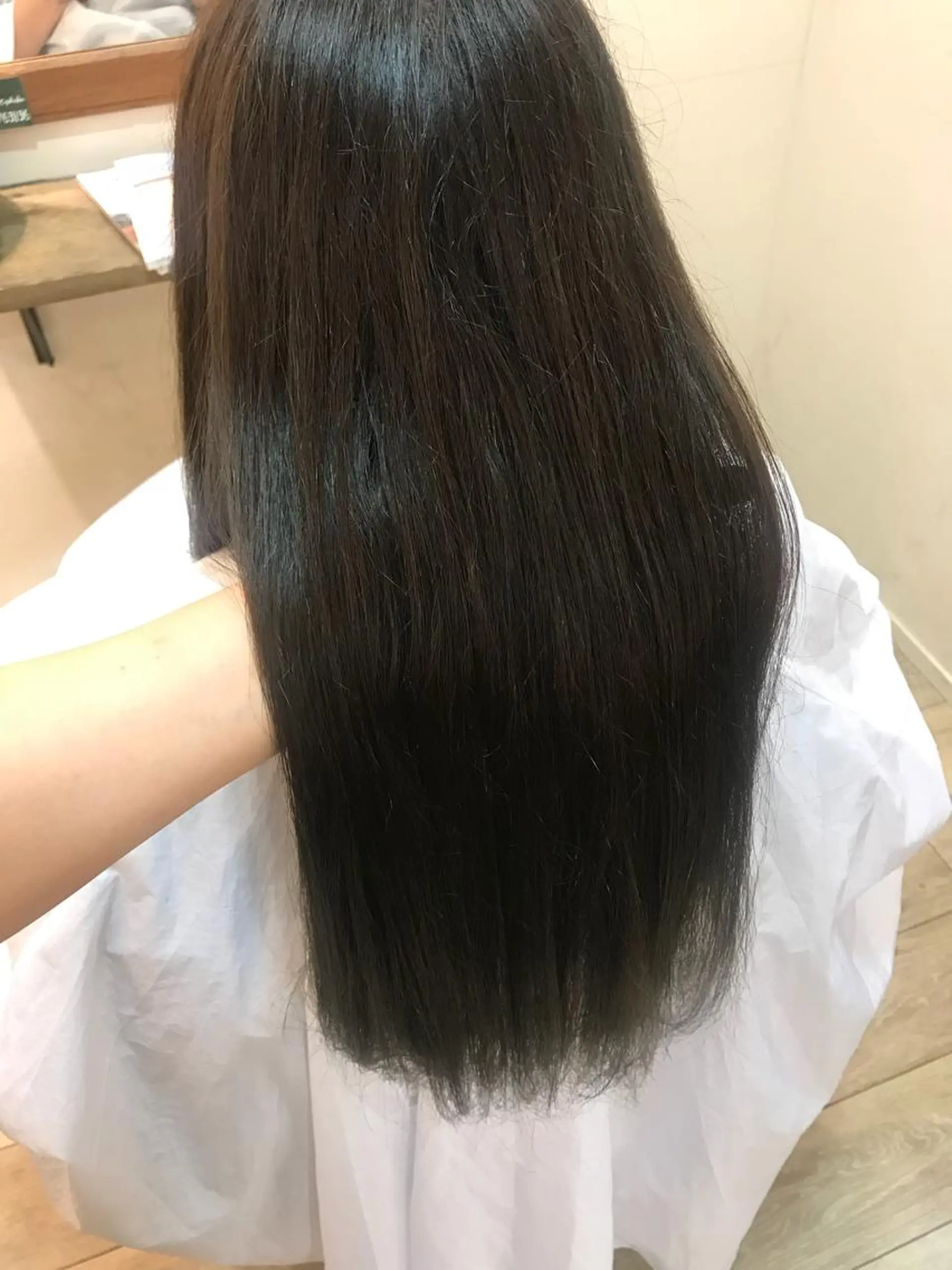 ロング 縮毛矯正 勝沼 佑季のヘアスタイル