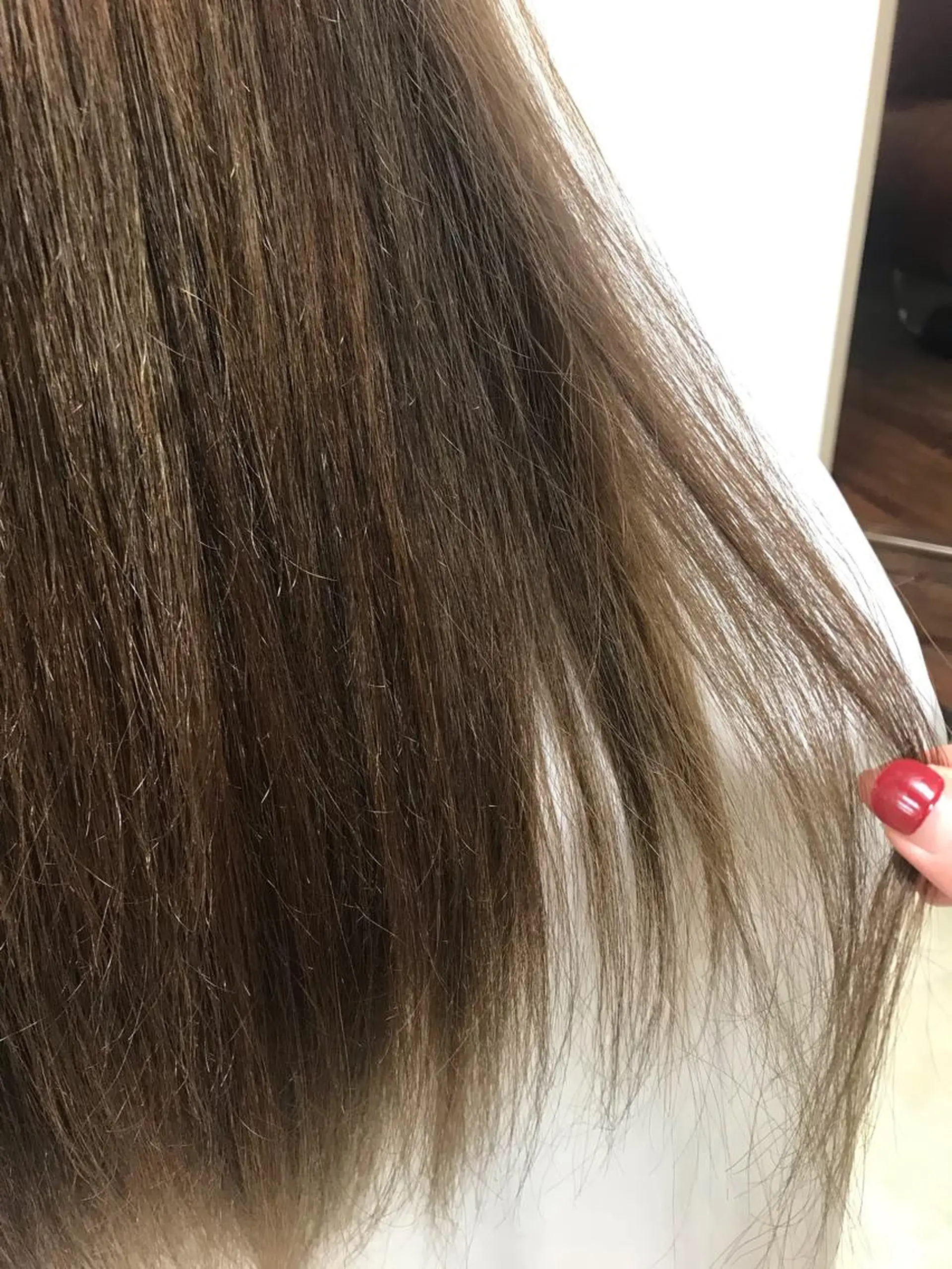 カラー アッシュ ベージュカラー 本多結香/レイヤー /ハイライトカラーのヘアスタイル