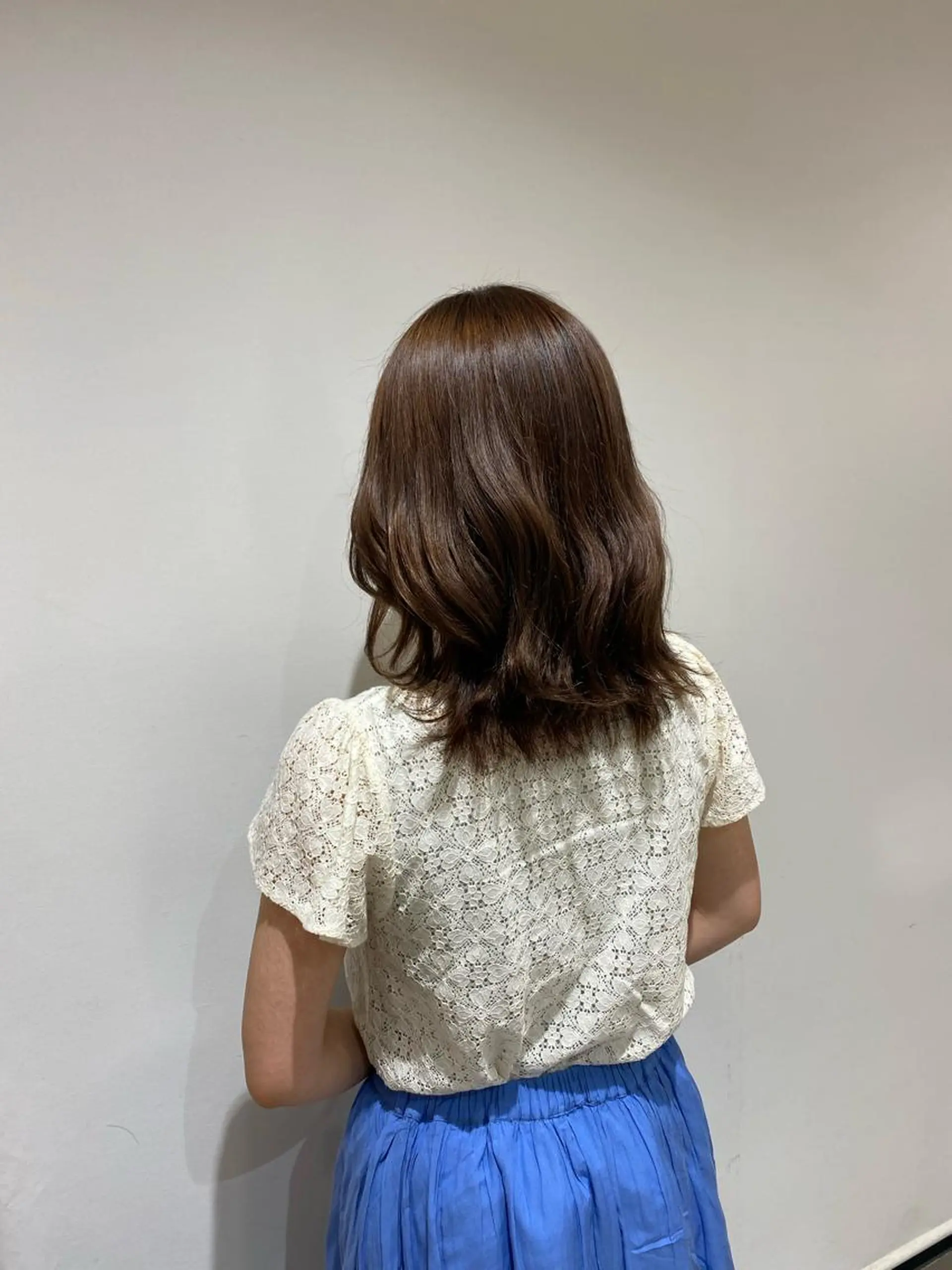 ミディアム カラー mei / 艶カラー ミディアム レイヤーのヘアスタイル