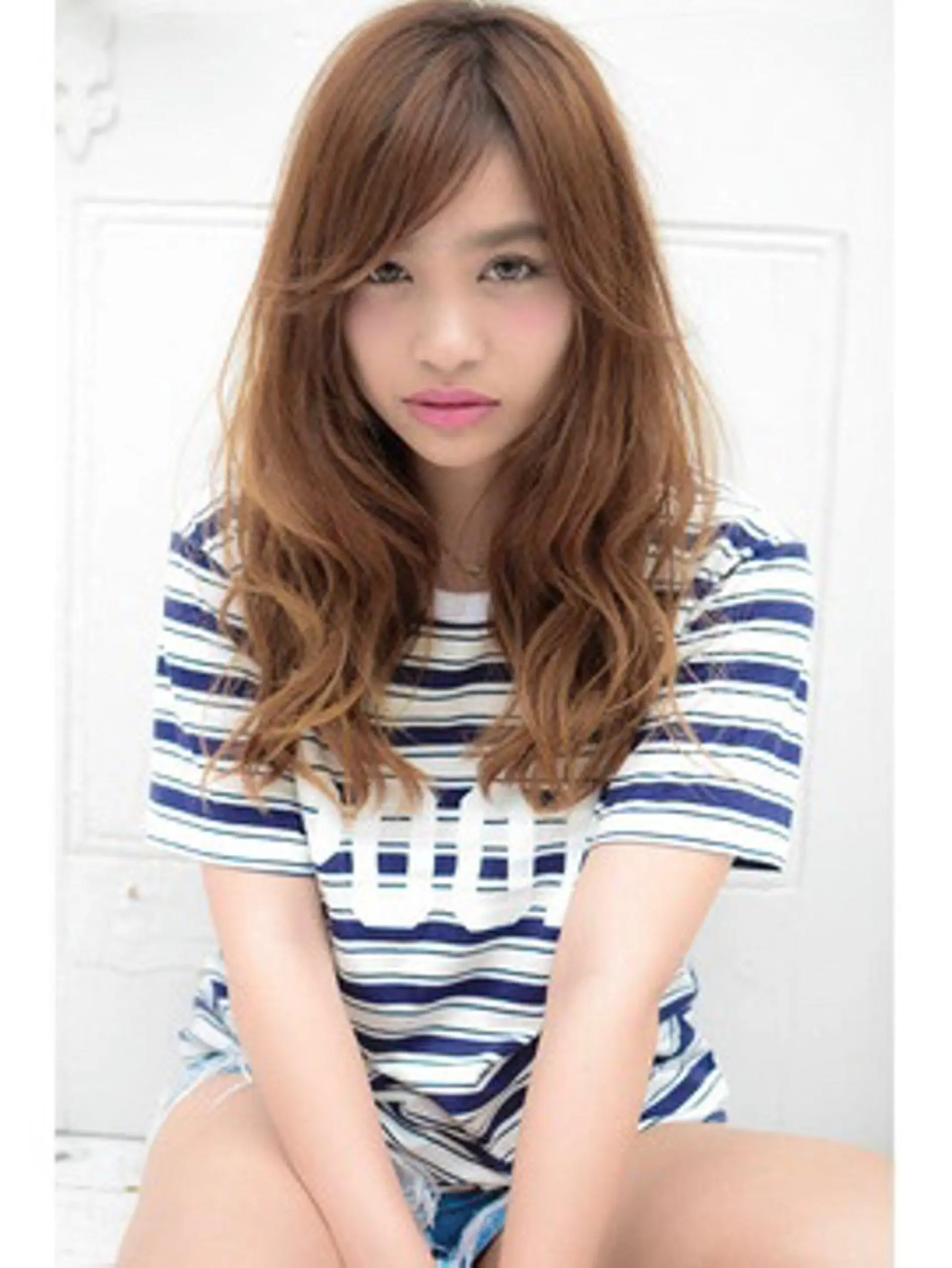 セミロング カラー カット ヘアカラー トリートメント 👑圧倒的カラー👑 佐々木祐希のヘアスタイル