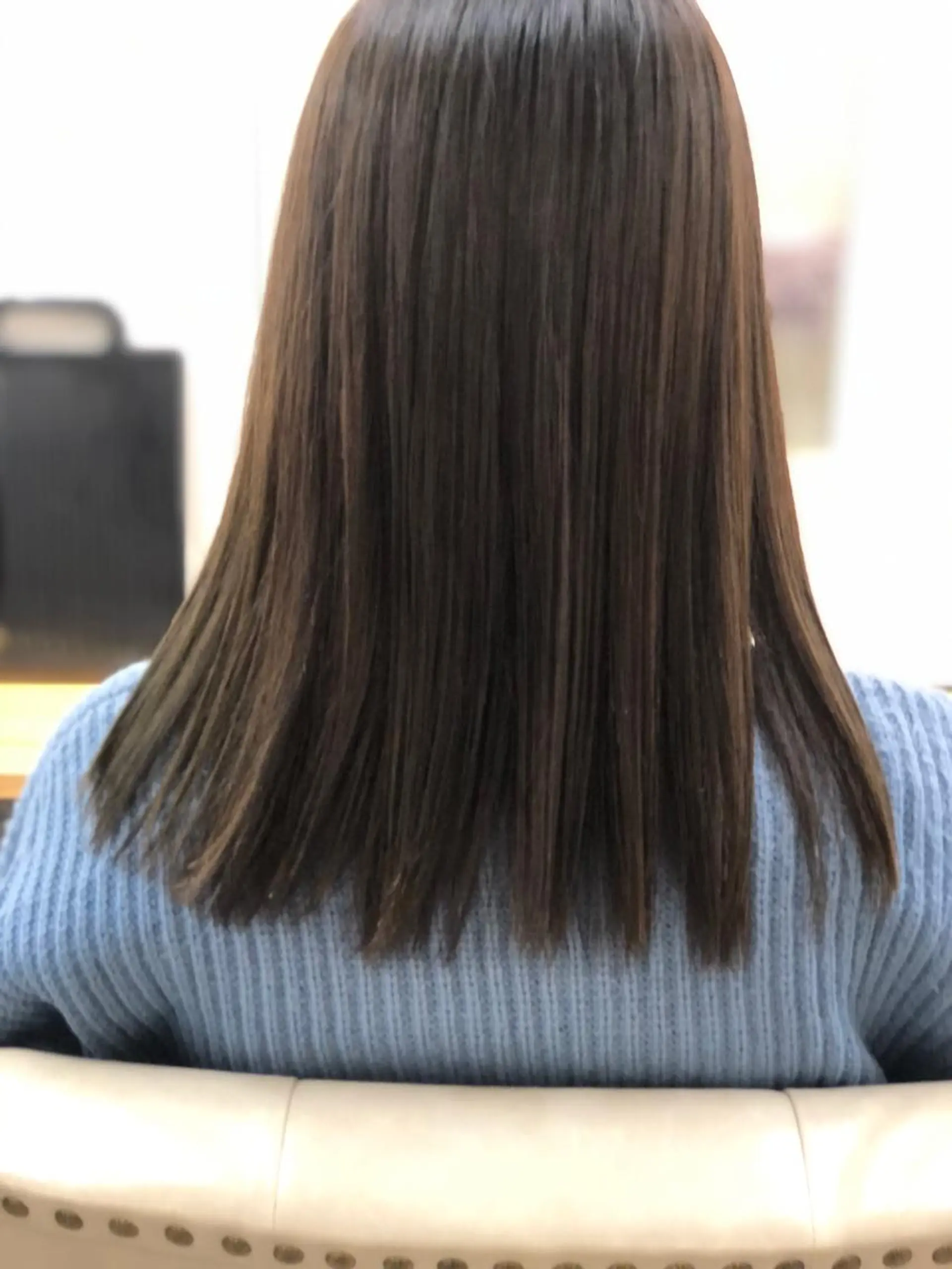 ミディアム カット 縮毛矯正 トリートメント H by Real meのヘアスタイル