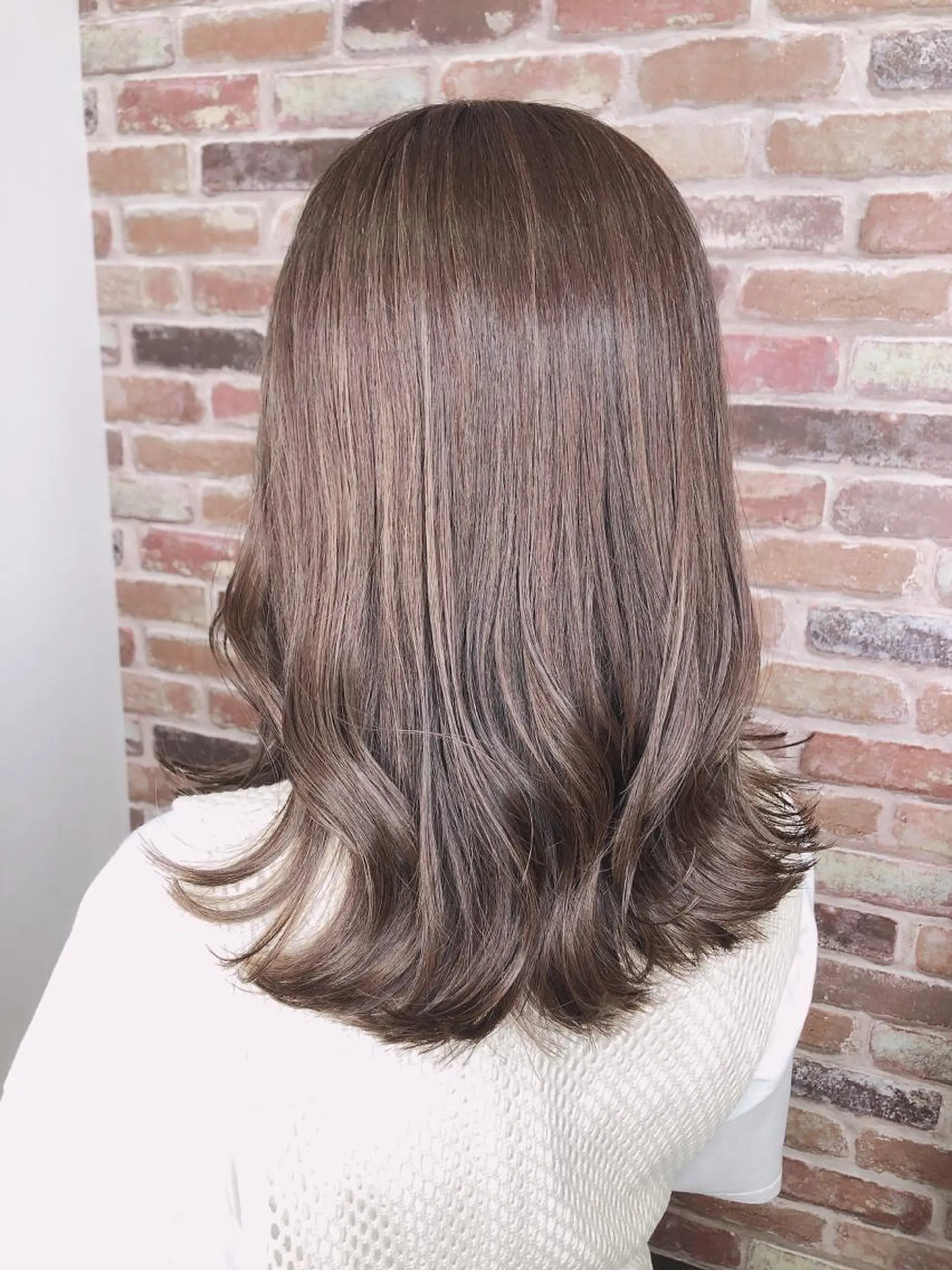 ミディアム カラー ハイライトカラー ハイライト カット ヘアカラー トリートメント La fith yukinoのヘアスタイル