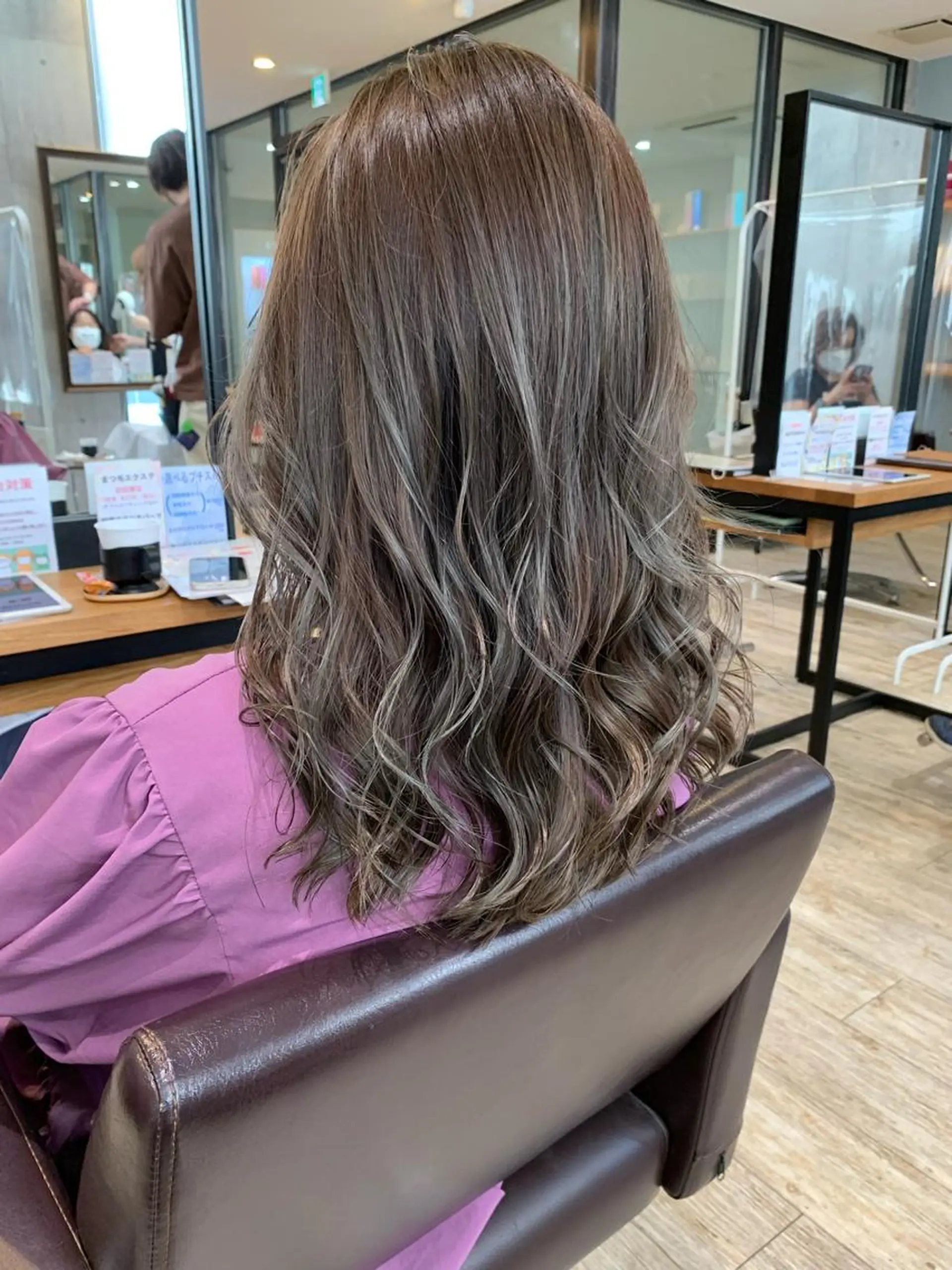 セミロング カット ヘアカラー レイヤーカット TAIKIのヘアスタイル